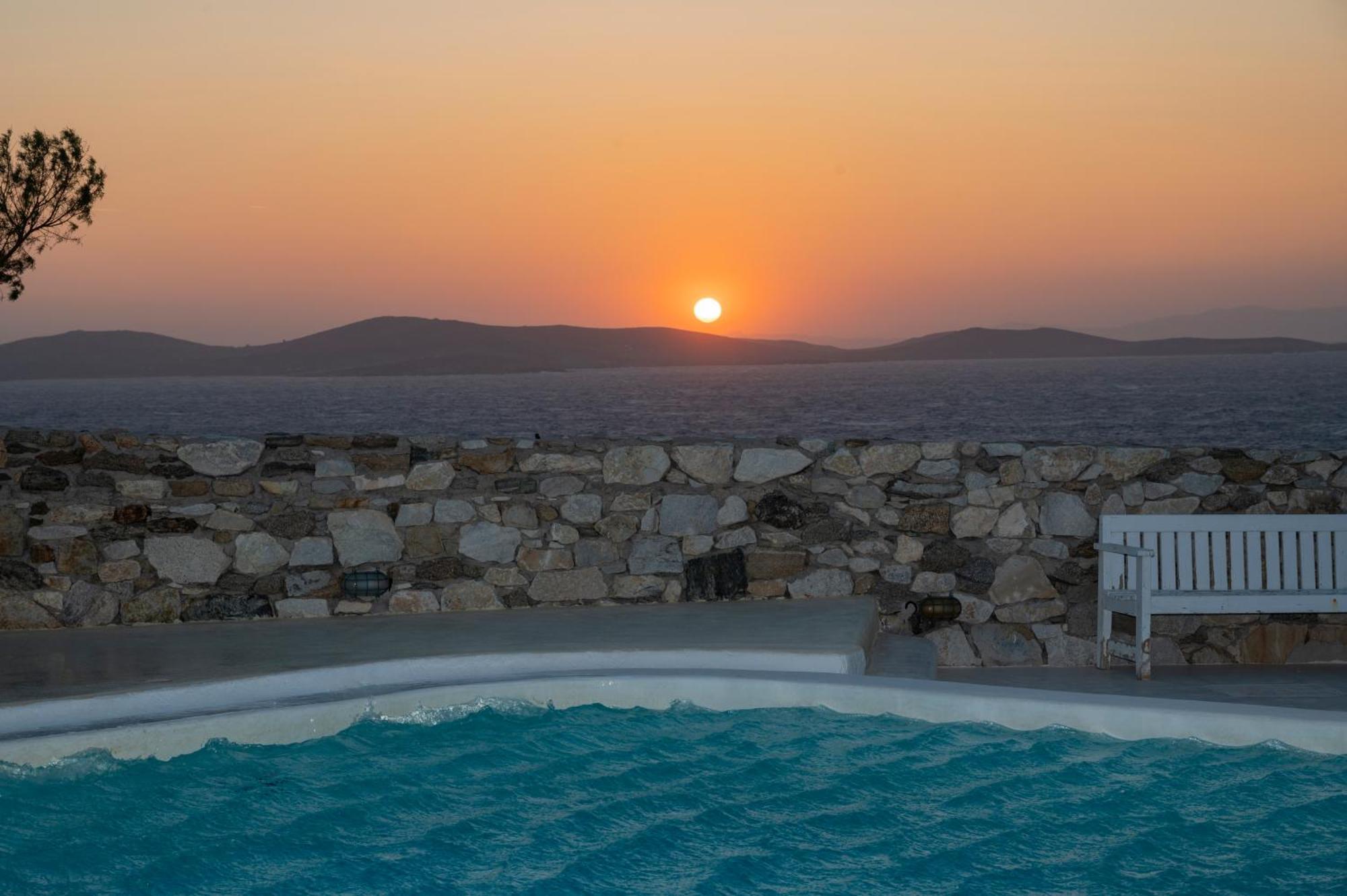 Magdalena Mykonos *