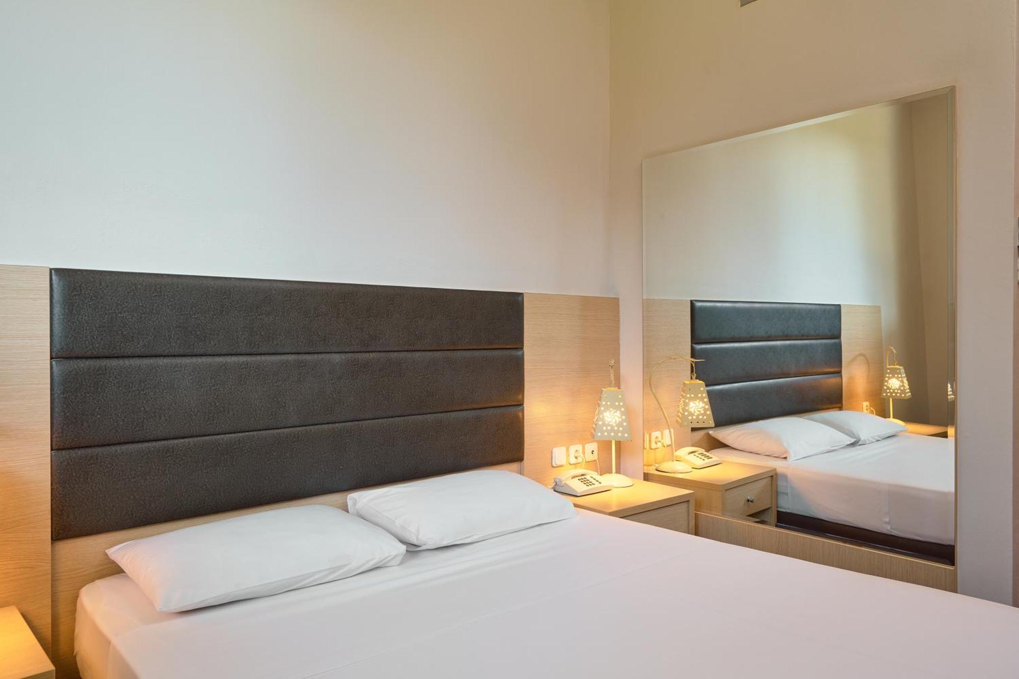 Iris Hotel