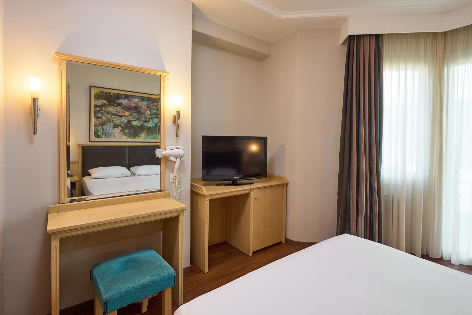 Iris Hotel