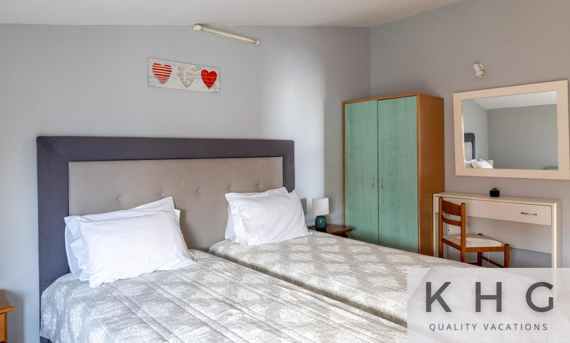 Zoi Aparthotel 2*