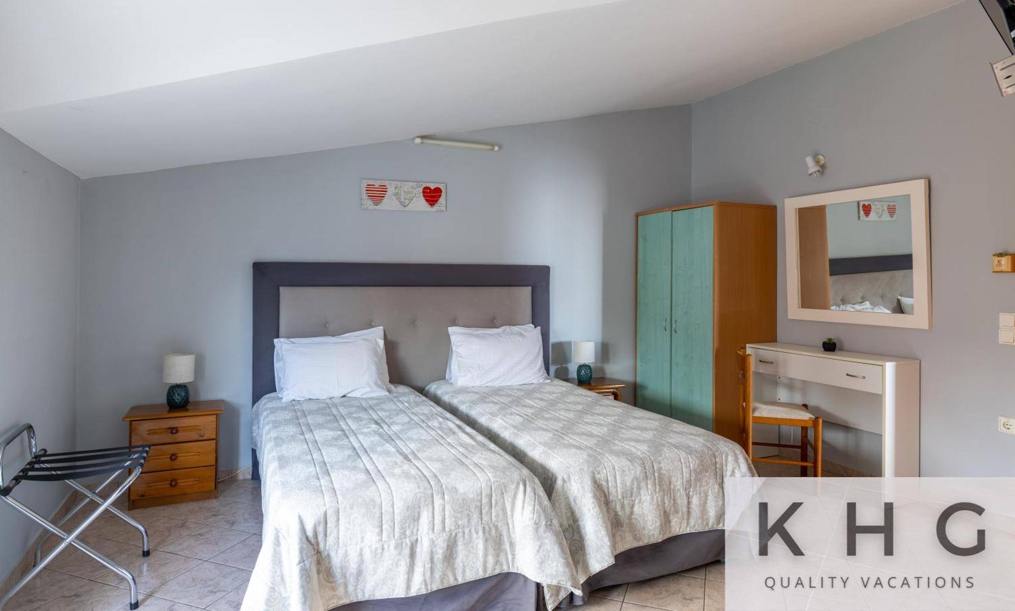 Zoi Aparthotel 2*