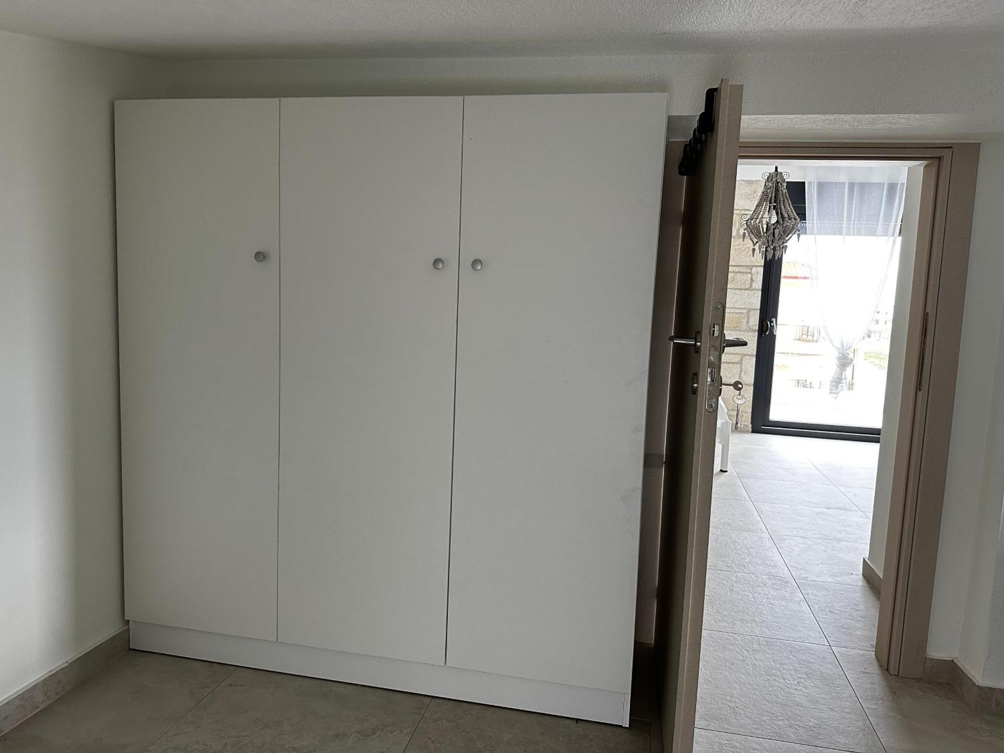White Pearl Aparthotel Flogita
