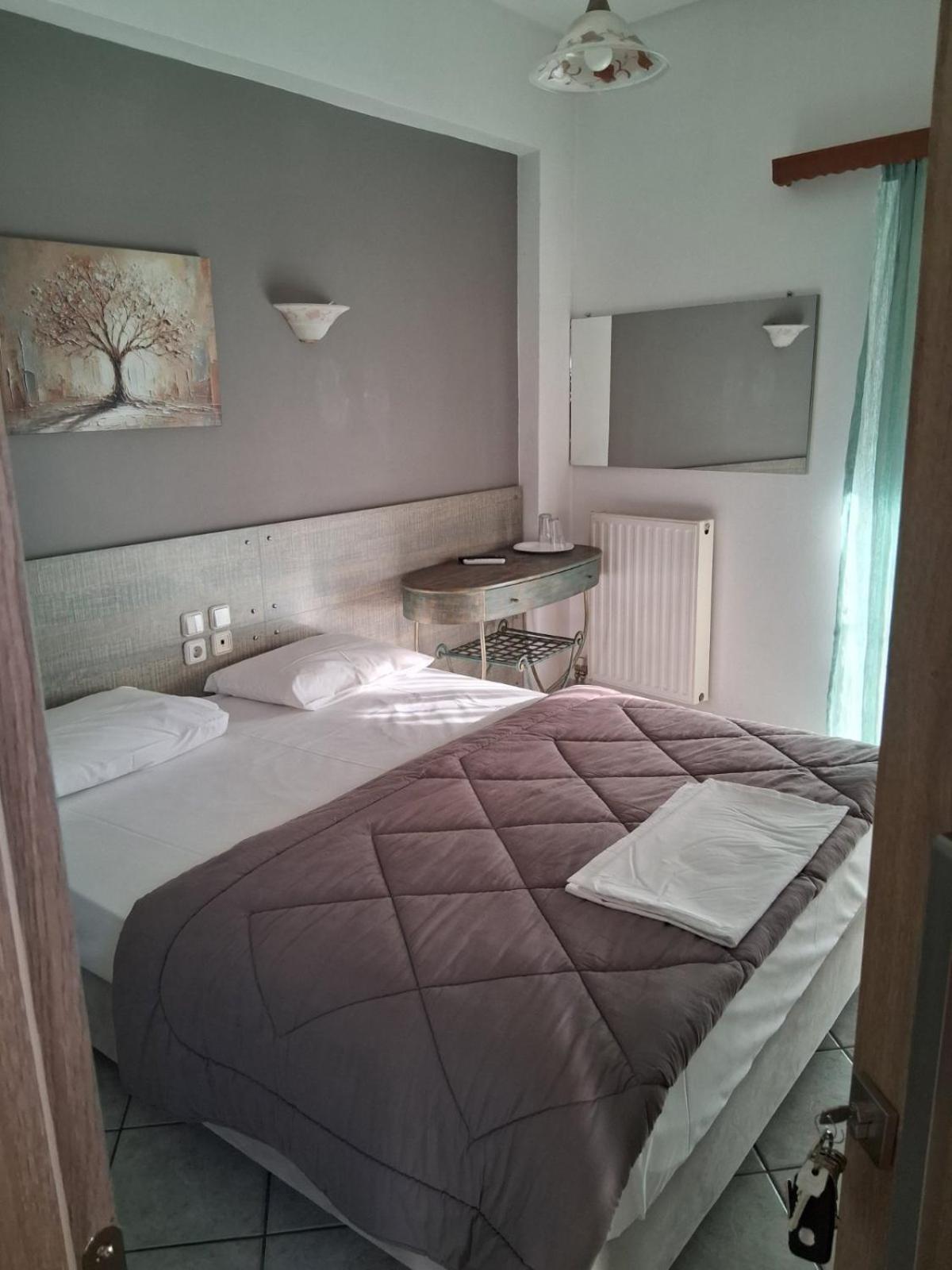 Alexandros Aparthotel Kamena Vourla