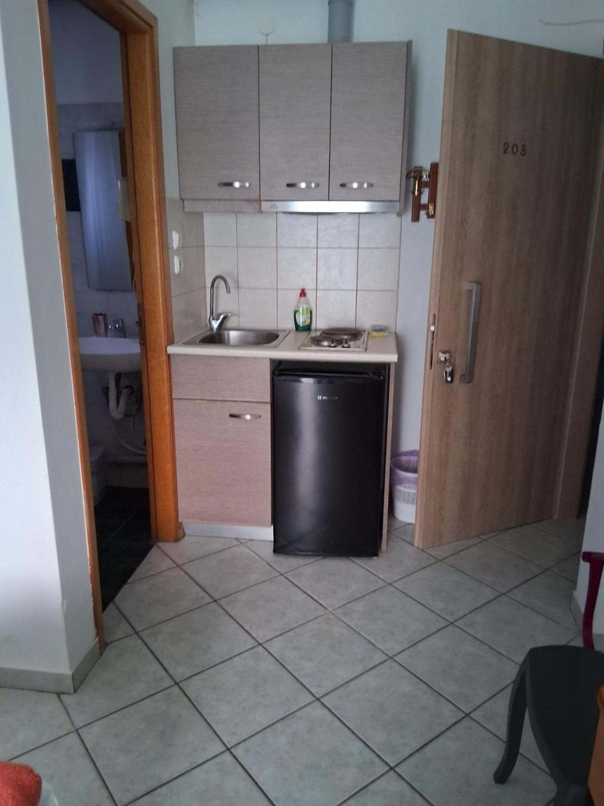 Alexandros Aparthotel