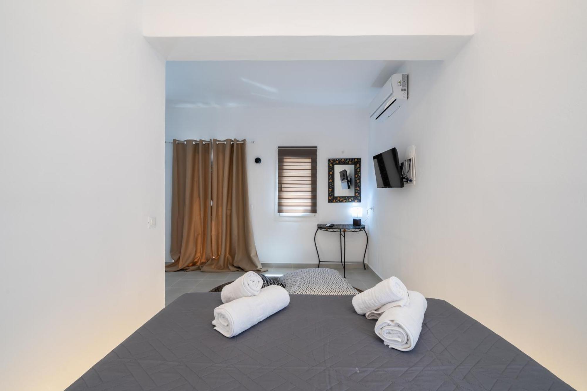 Michelangelo Apartment Oia (Santorini)