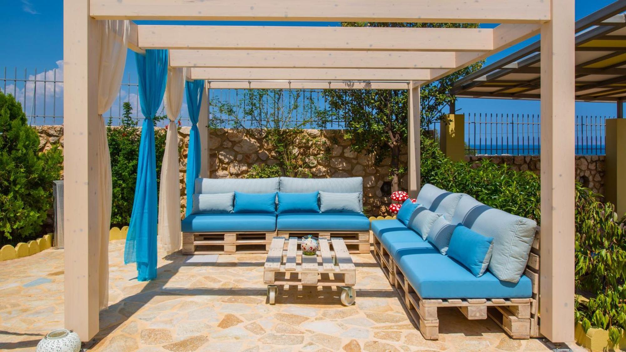 Azzuro With Private Pool By Estia