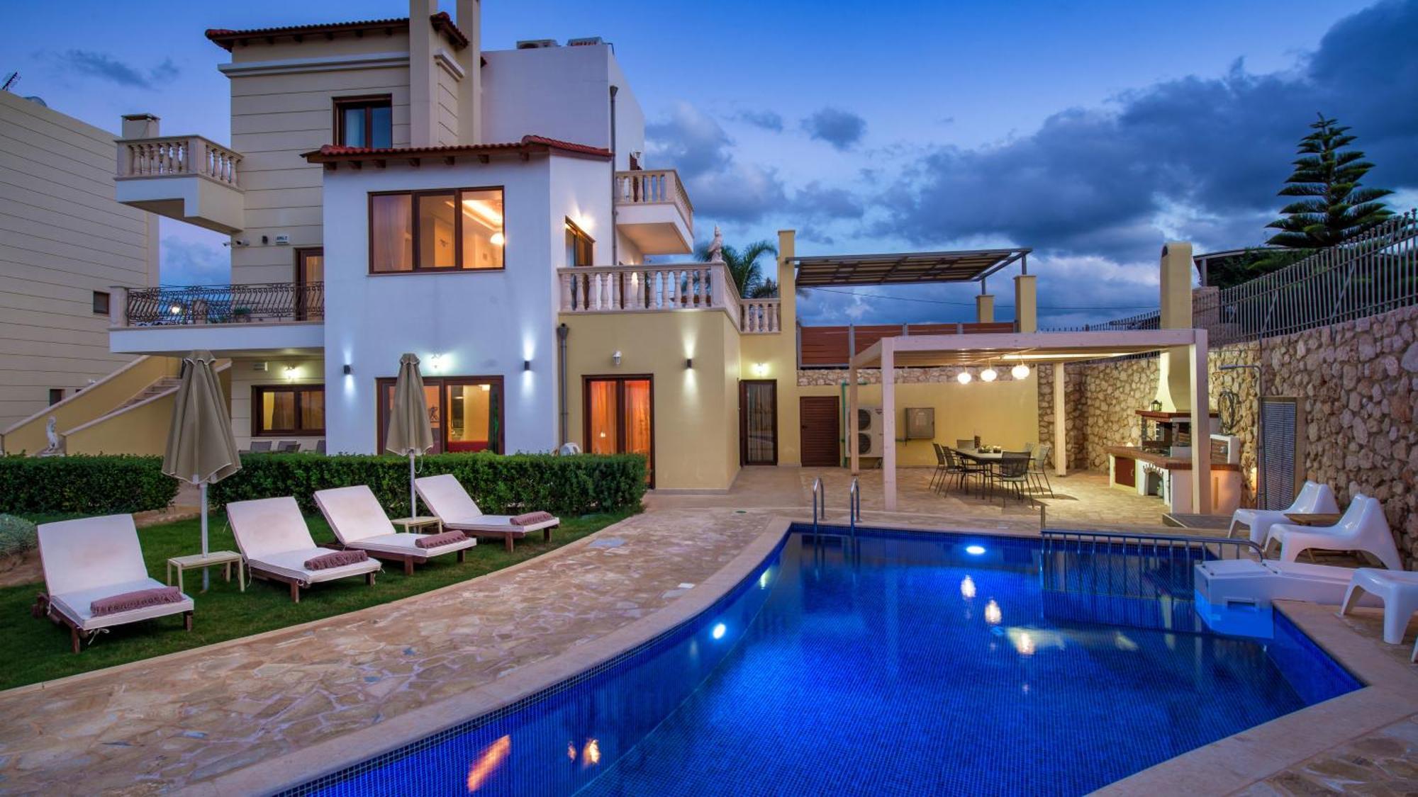 Azzuro With Private Pool By Estia