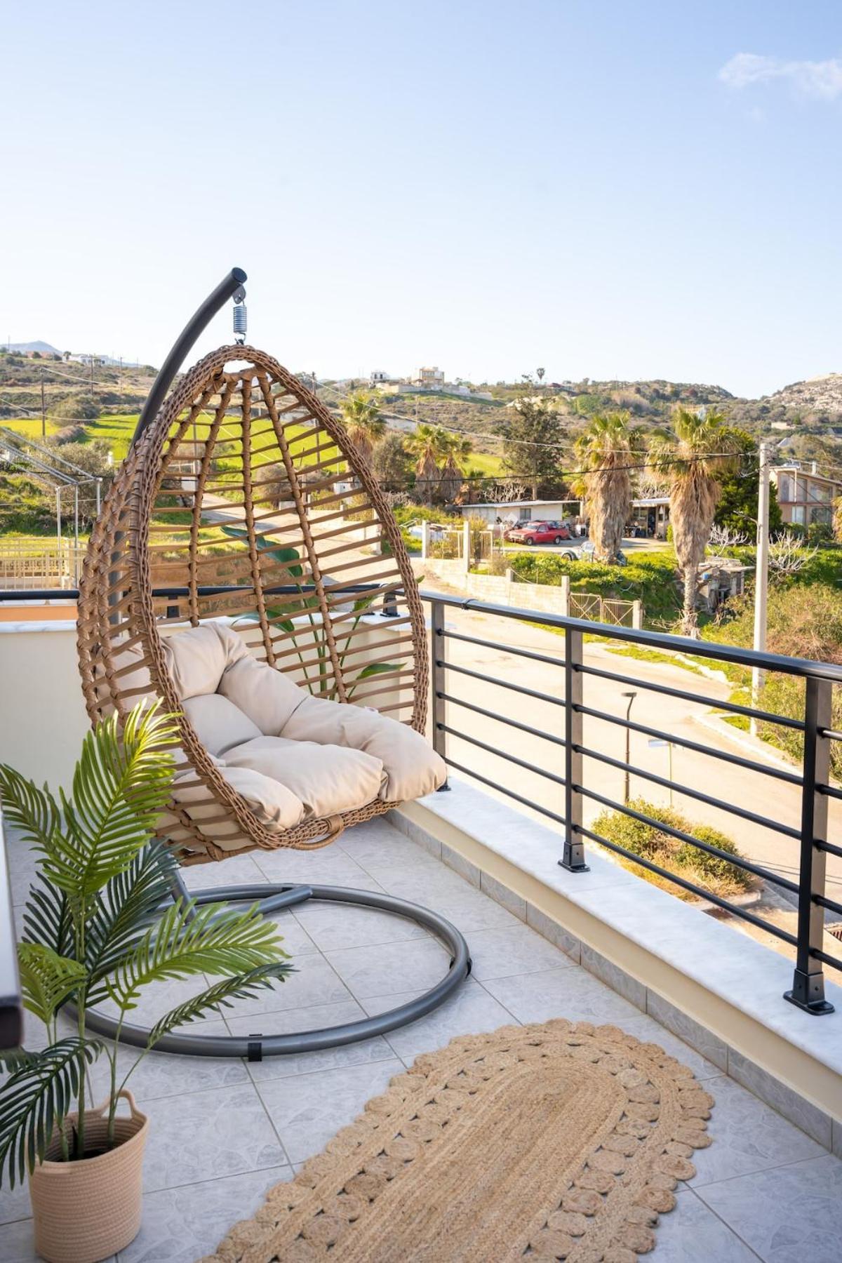 Apartment Michalis With Outdoor Jacuzzi