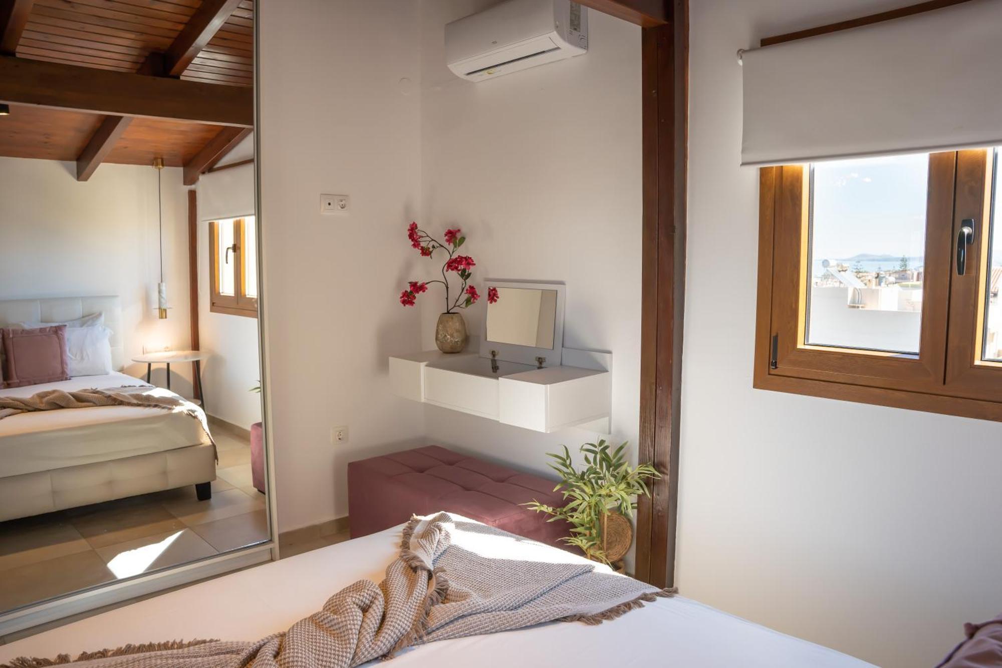 Apartment Michalis With Outdoor Jacuzzi