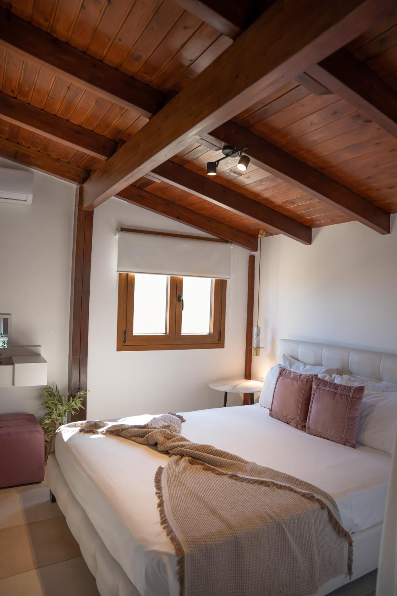 Michalis With Outdoor Jacuzzi Apartment *