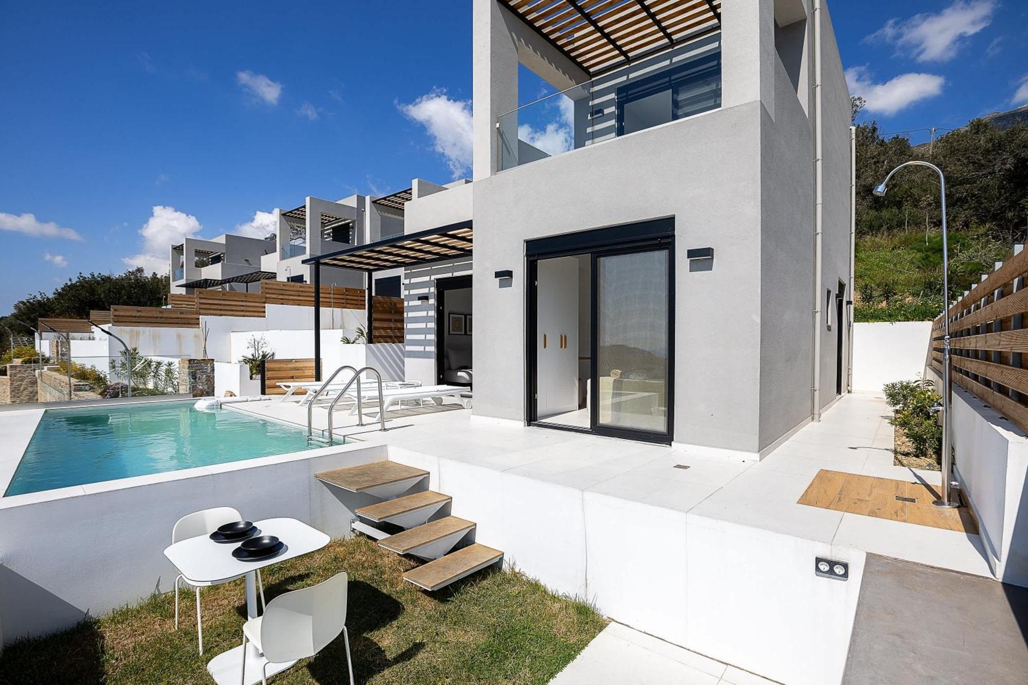 Villa July *
