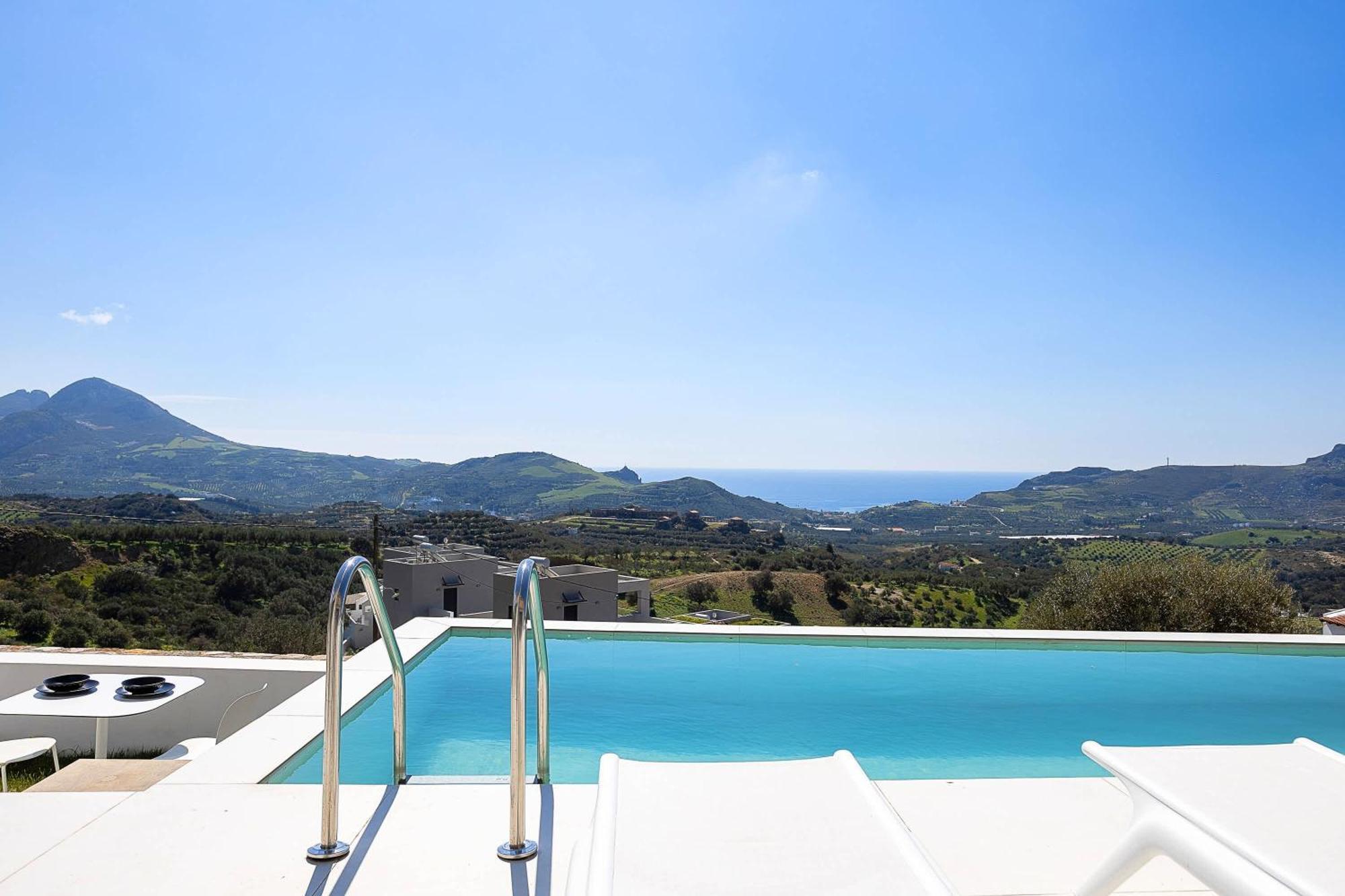 Villa July *