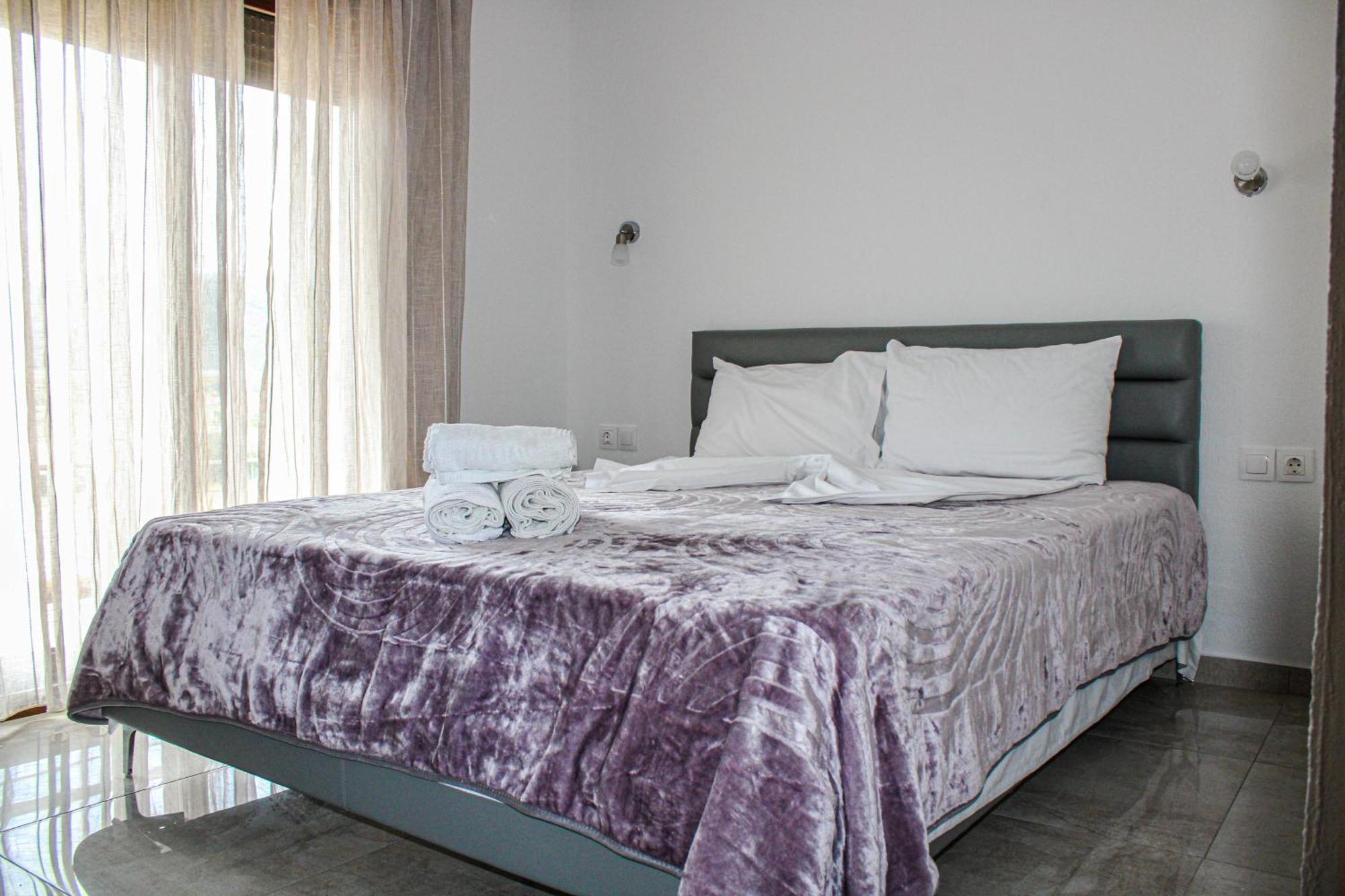 Theano Apartment