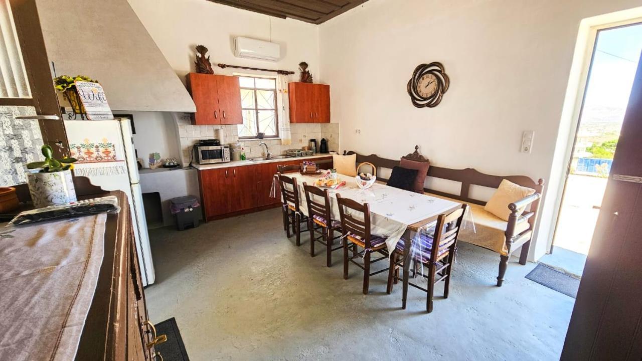 Traditional House Aggeliki * Kounoupidhiana