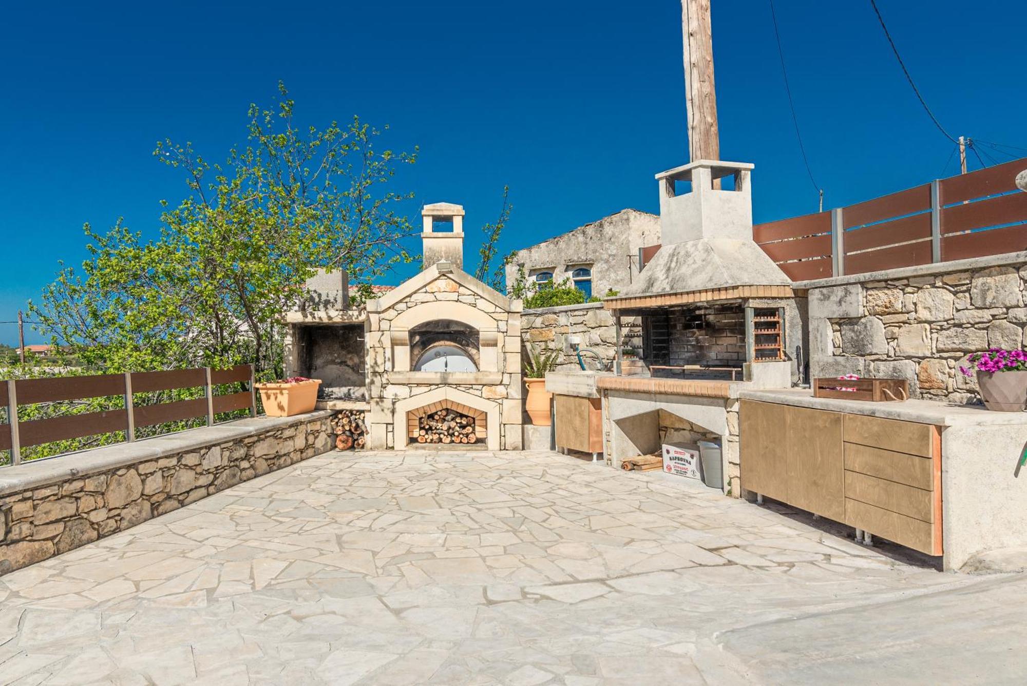 Stone With Private Pool Villa Alfa