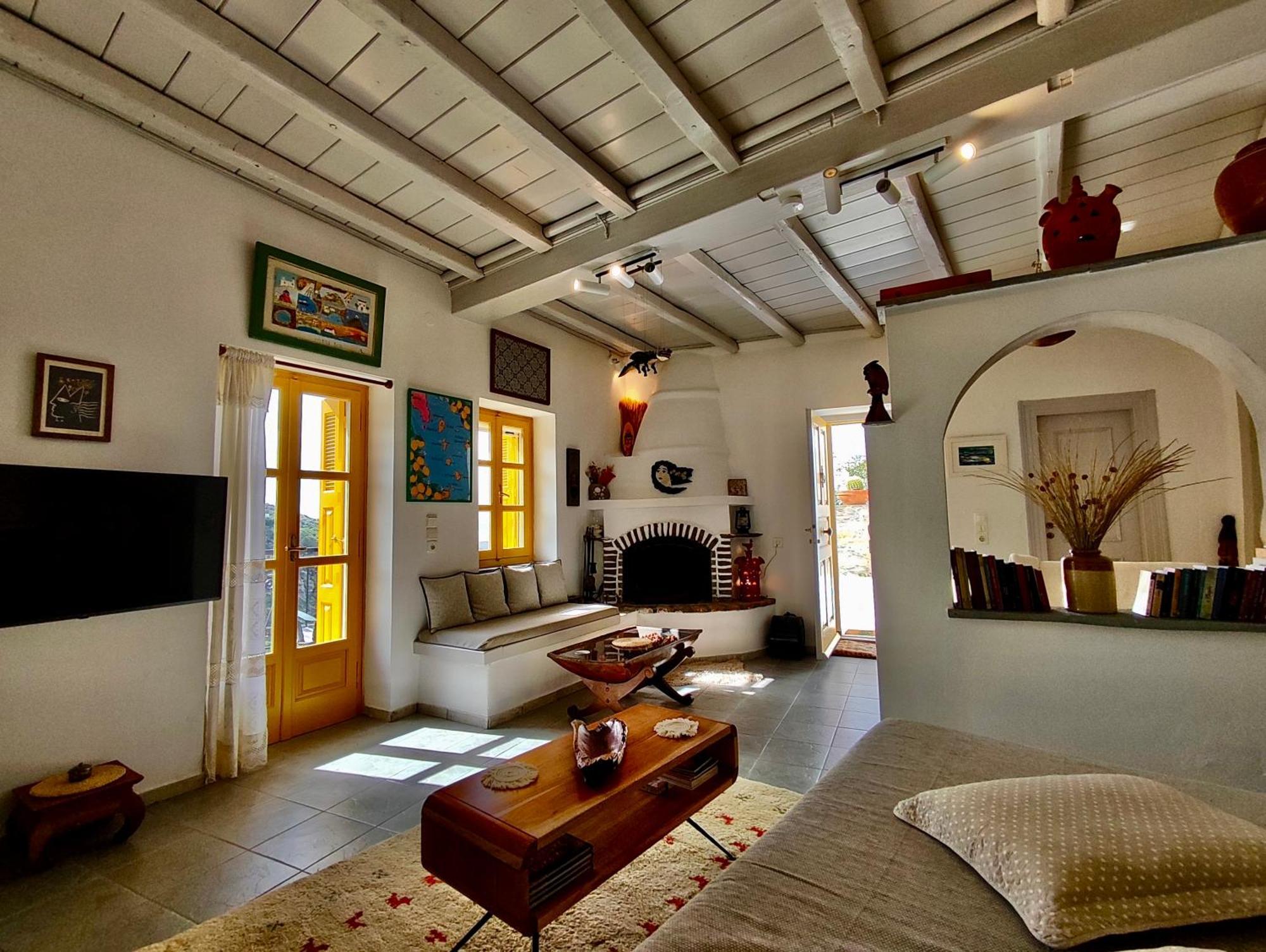 Villa Century Ioulis