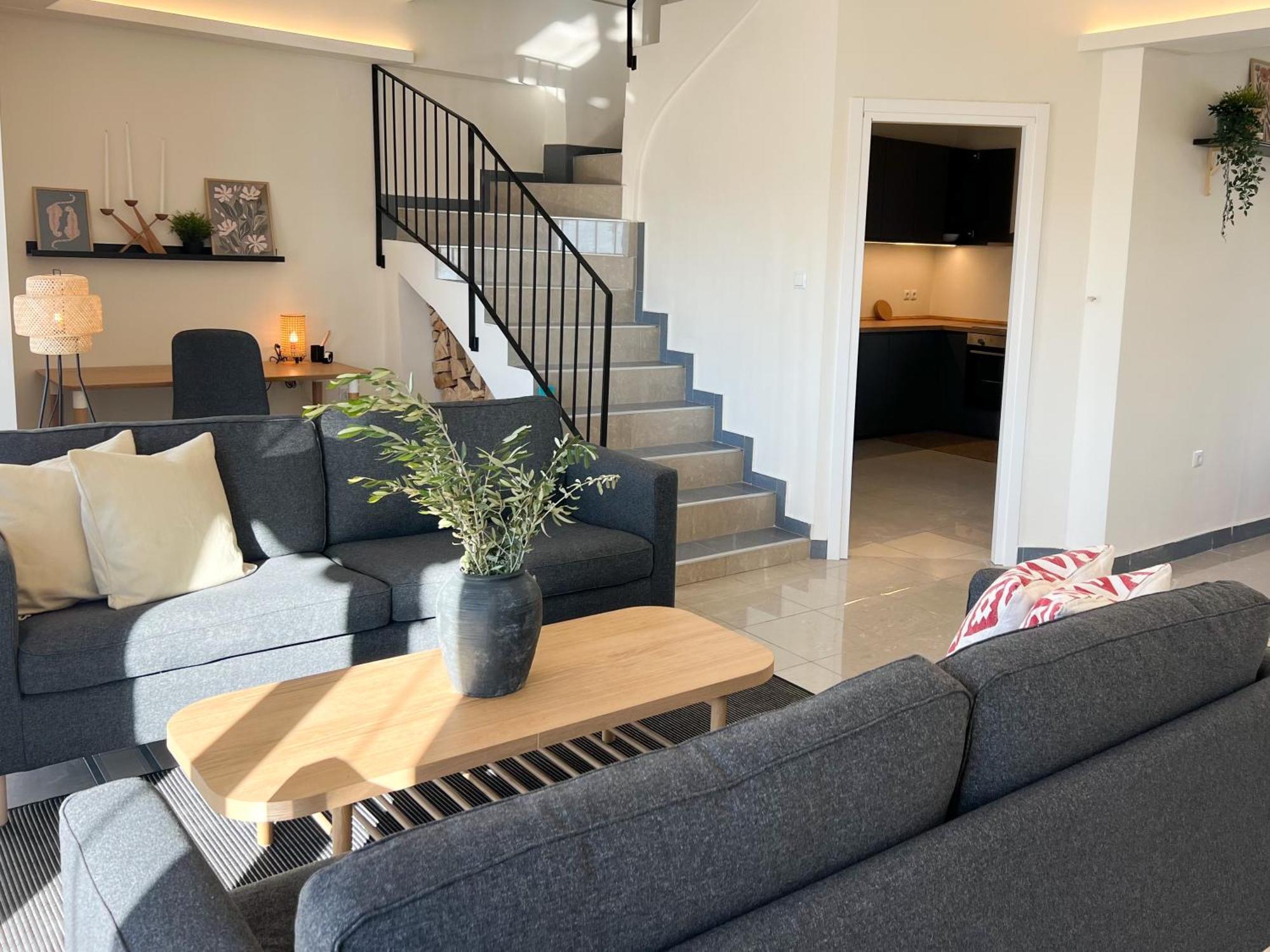 Maisonette With Stunning Terrace & Private Garage - By Solstad Apartment Kavala