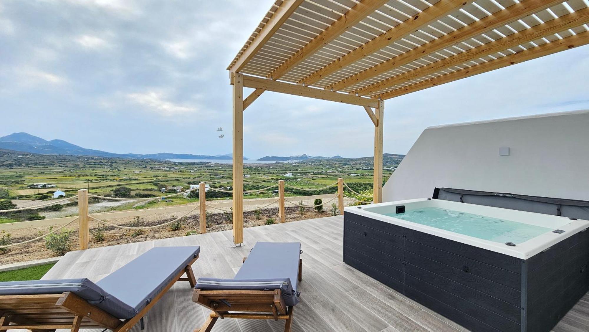 Villa Bayview With Jaccuzi - Milos