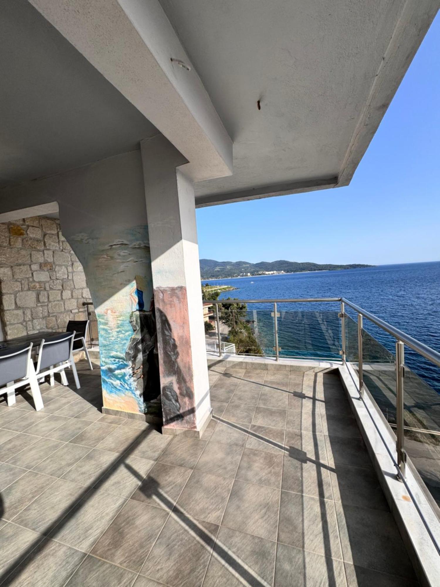 Dedis Apartment