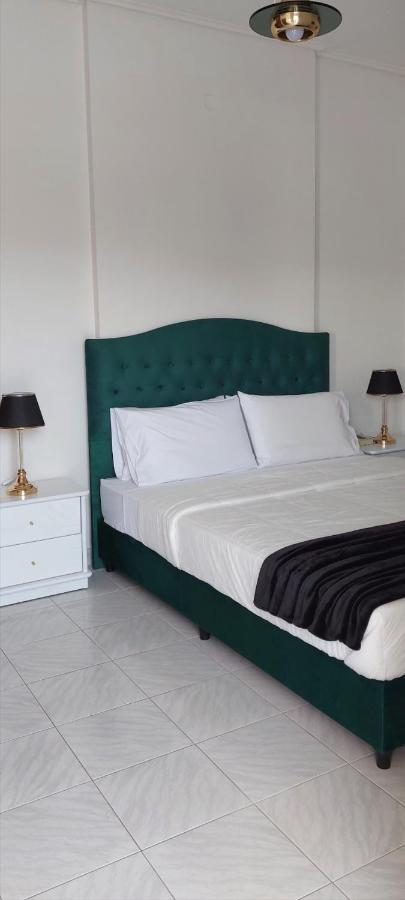 CELEBRITY Hotel 2*
