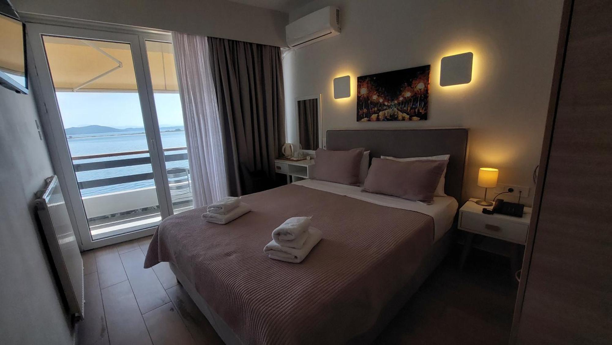 Avra Hotel 2*