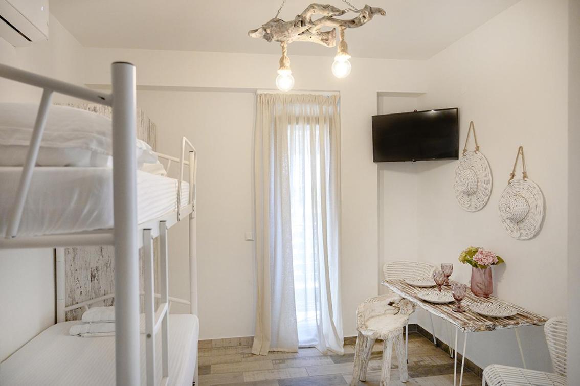 Meltemi Luxury Nea Roda