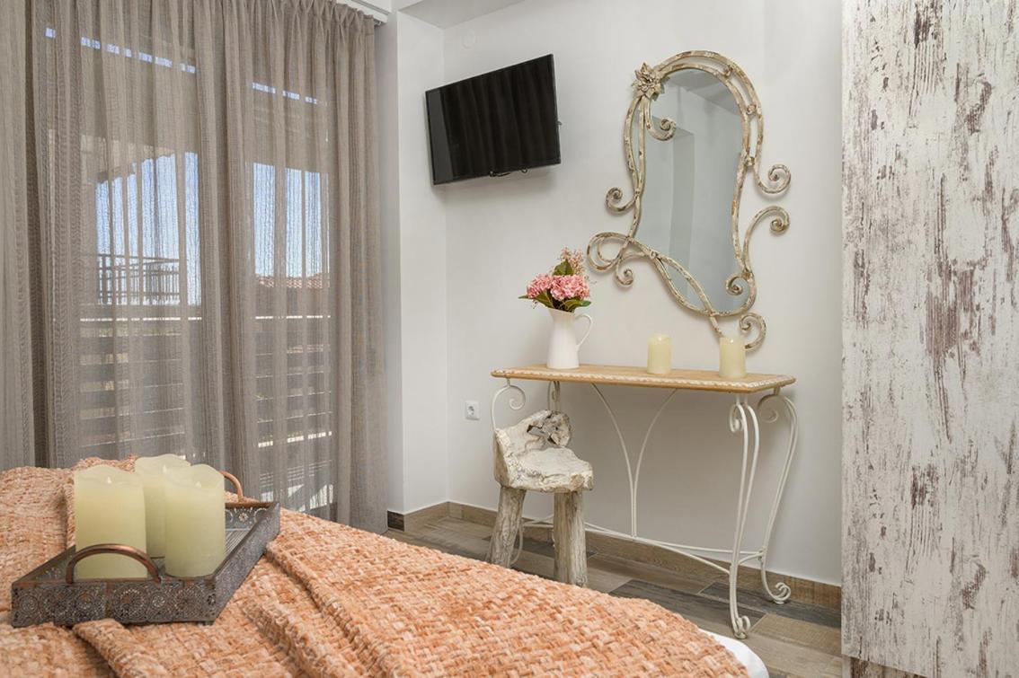 Hotel Meltemi Luxury