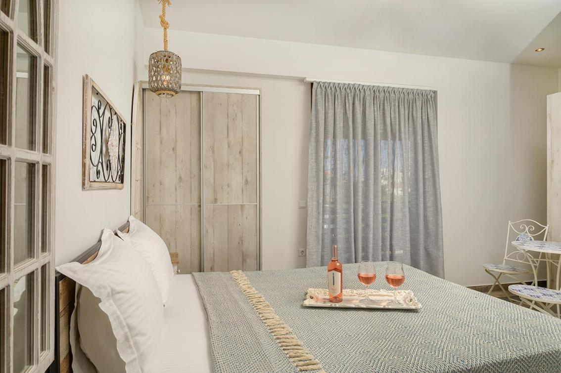 Meltemi Luxury Hotel