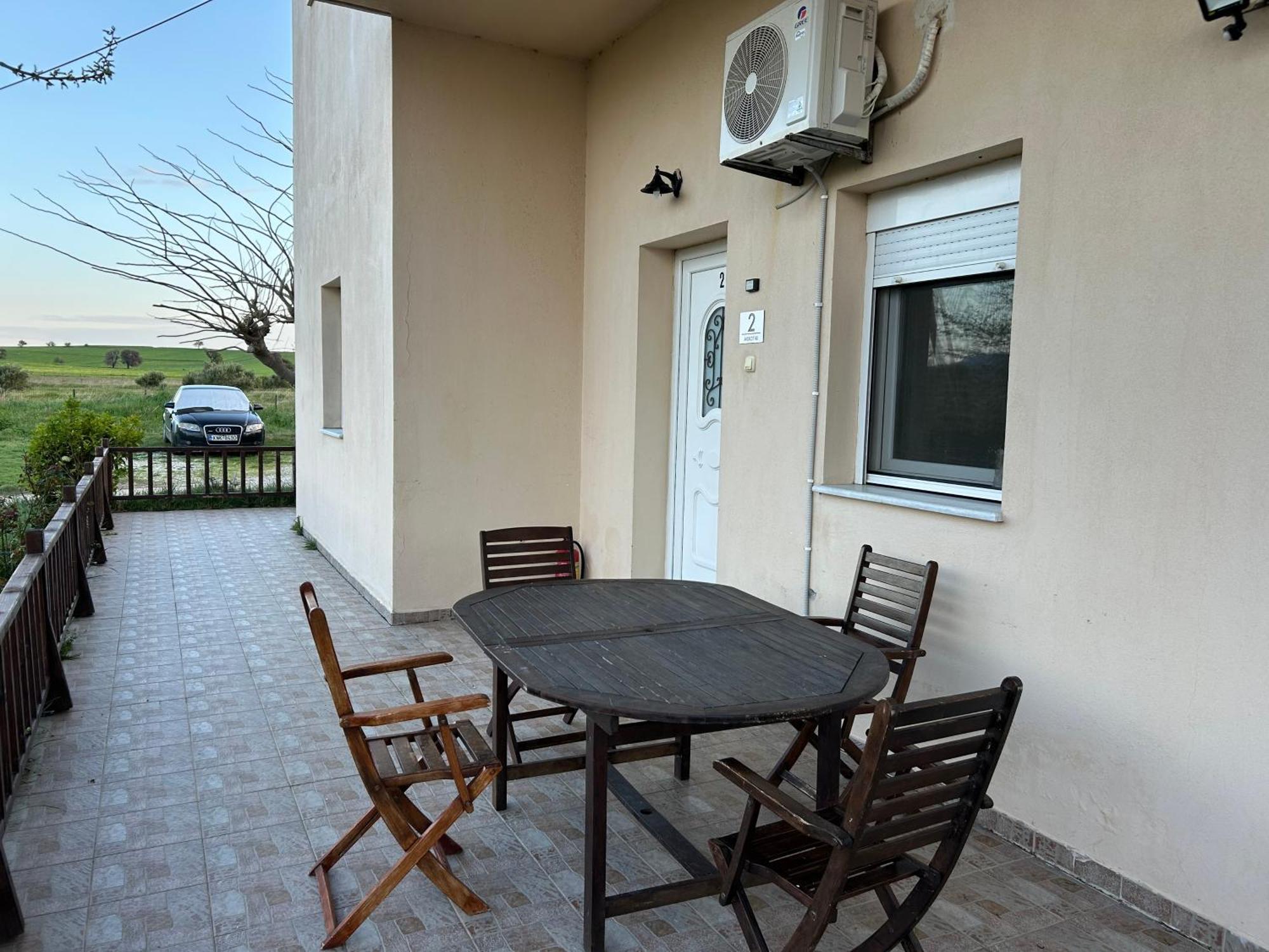 Akrotiri Apartment
