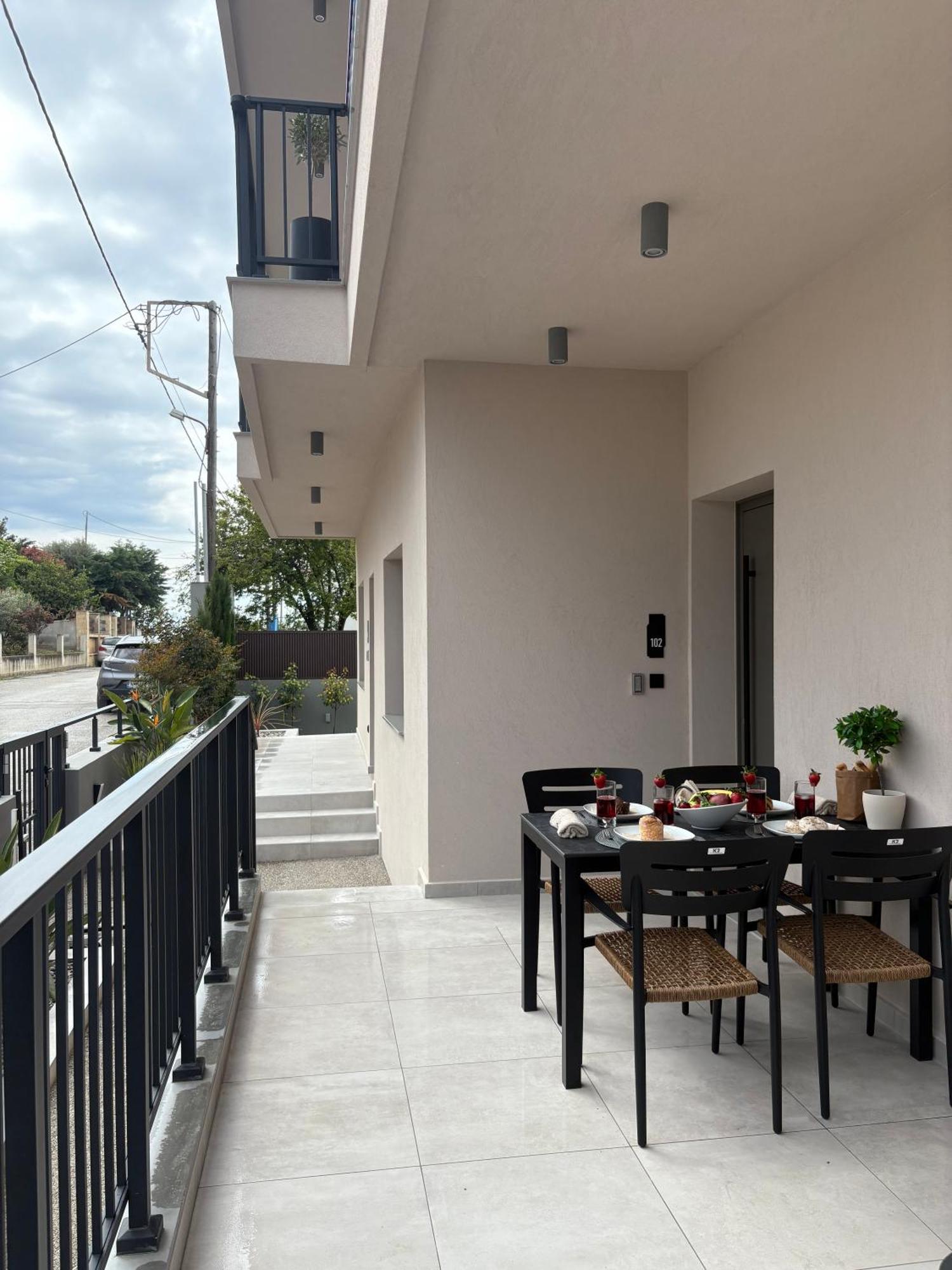 Maya Potidea Apartment *