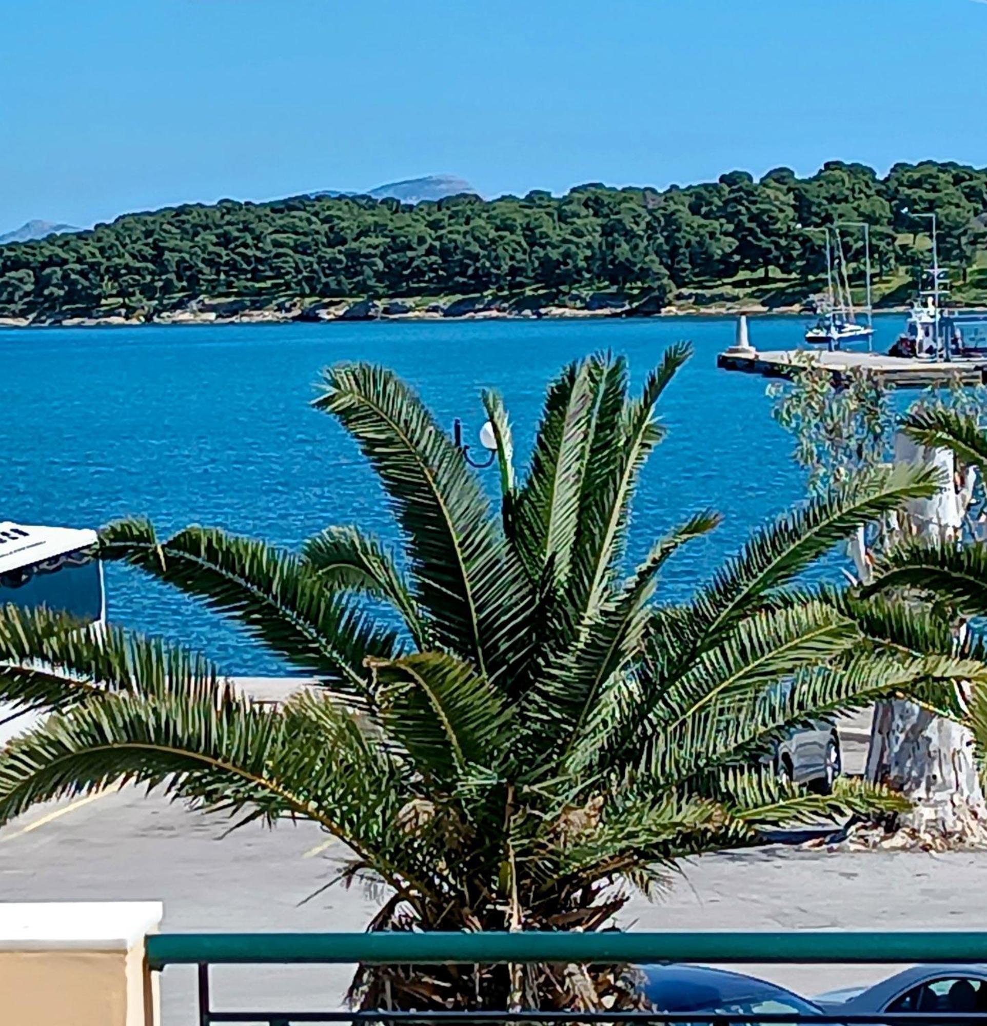 Port Luxury Ermioni