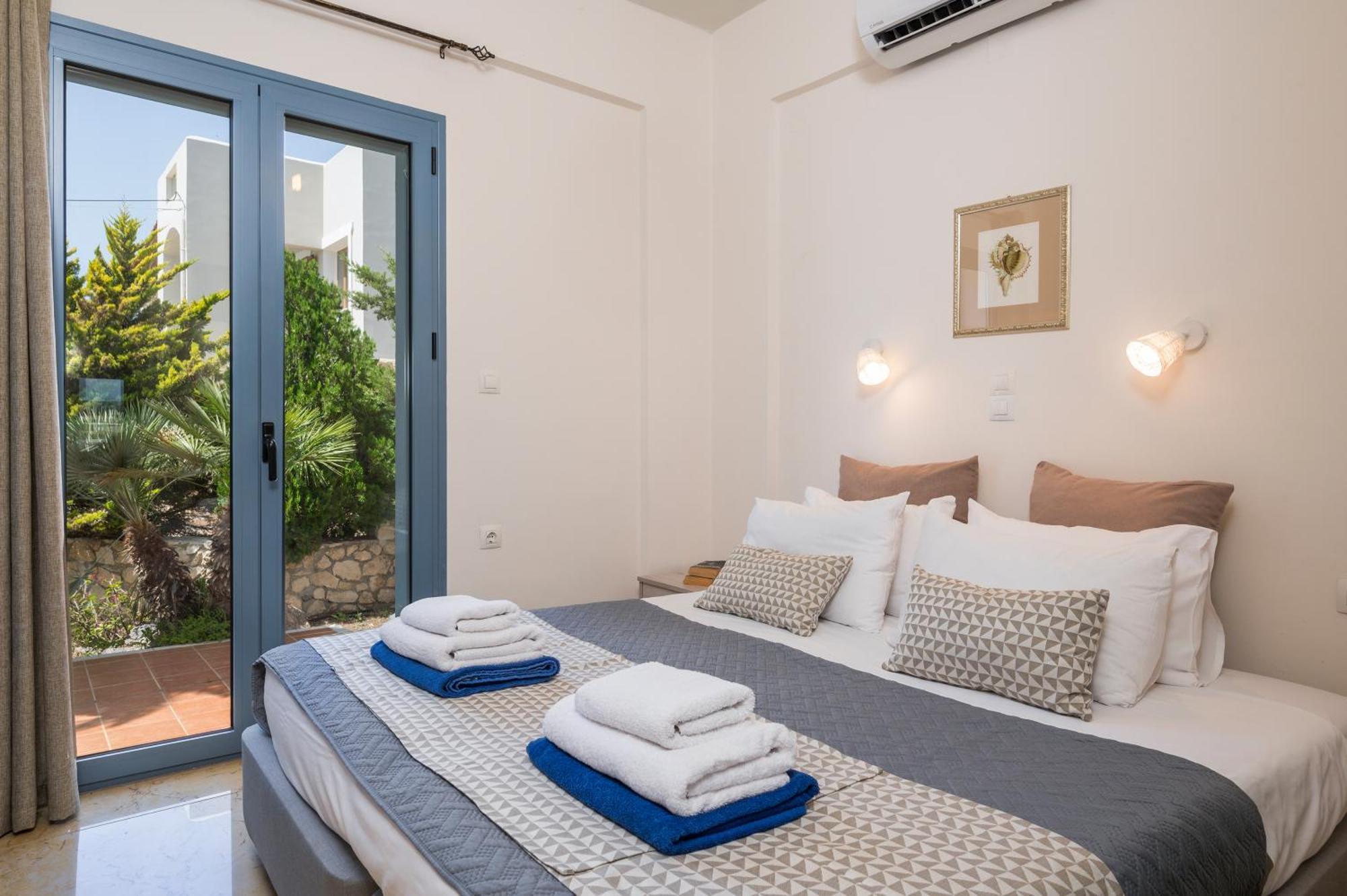 Villa Sea Front Tersanas