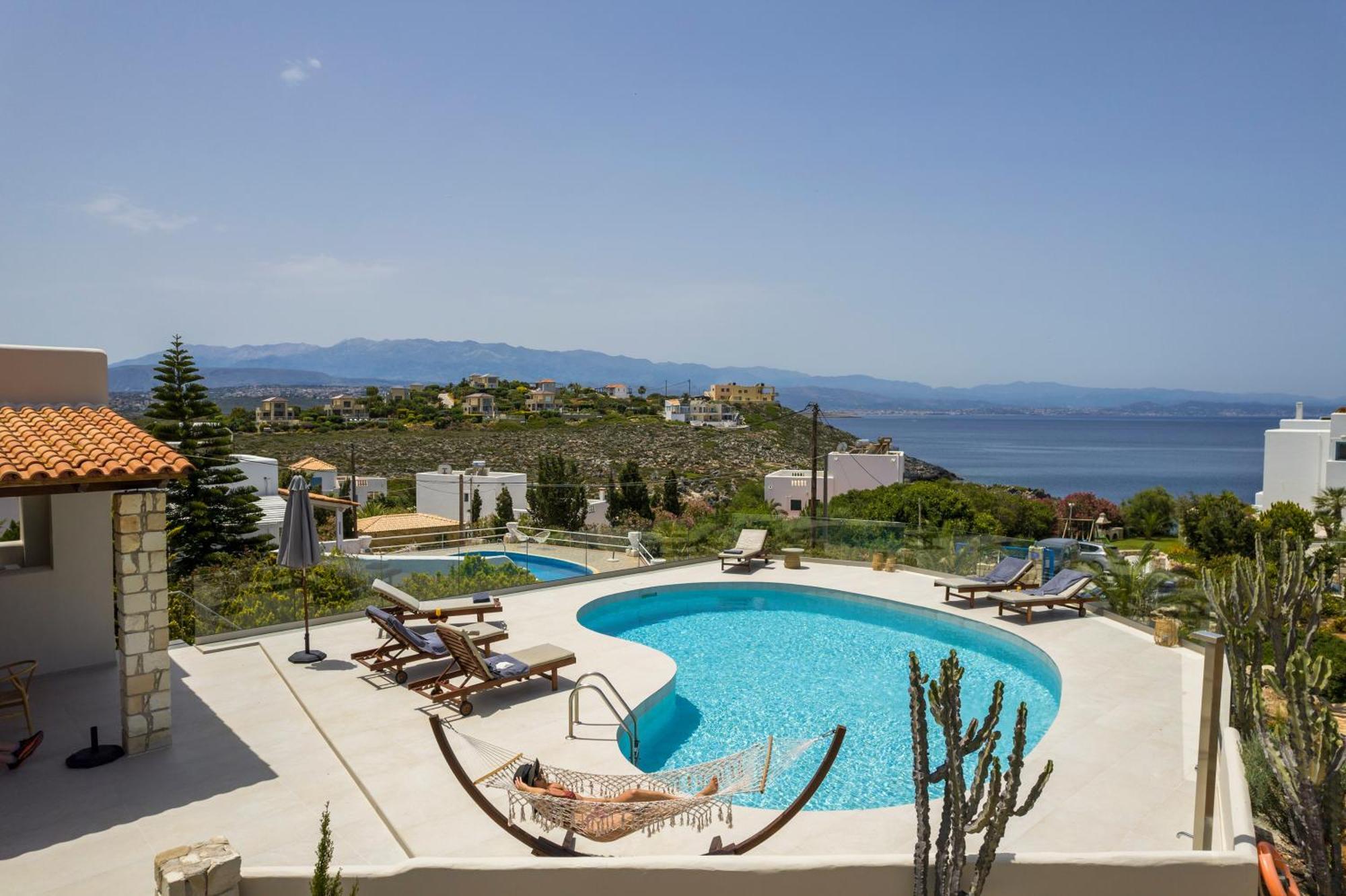 Sea Front Villa *