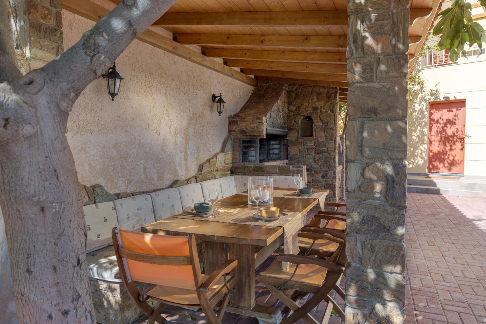 Alexandros Villa *