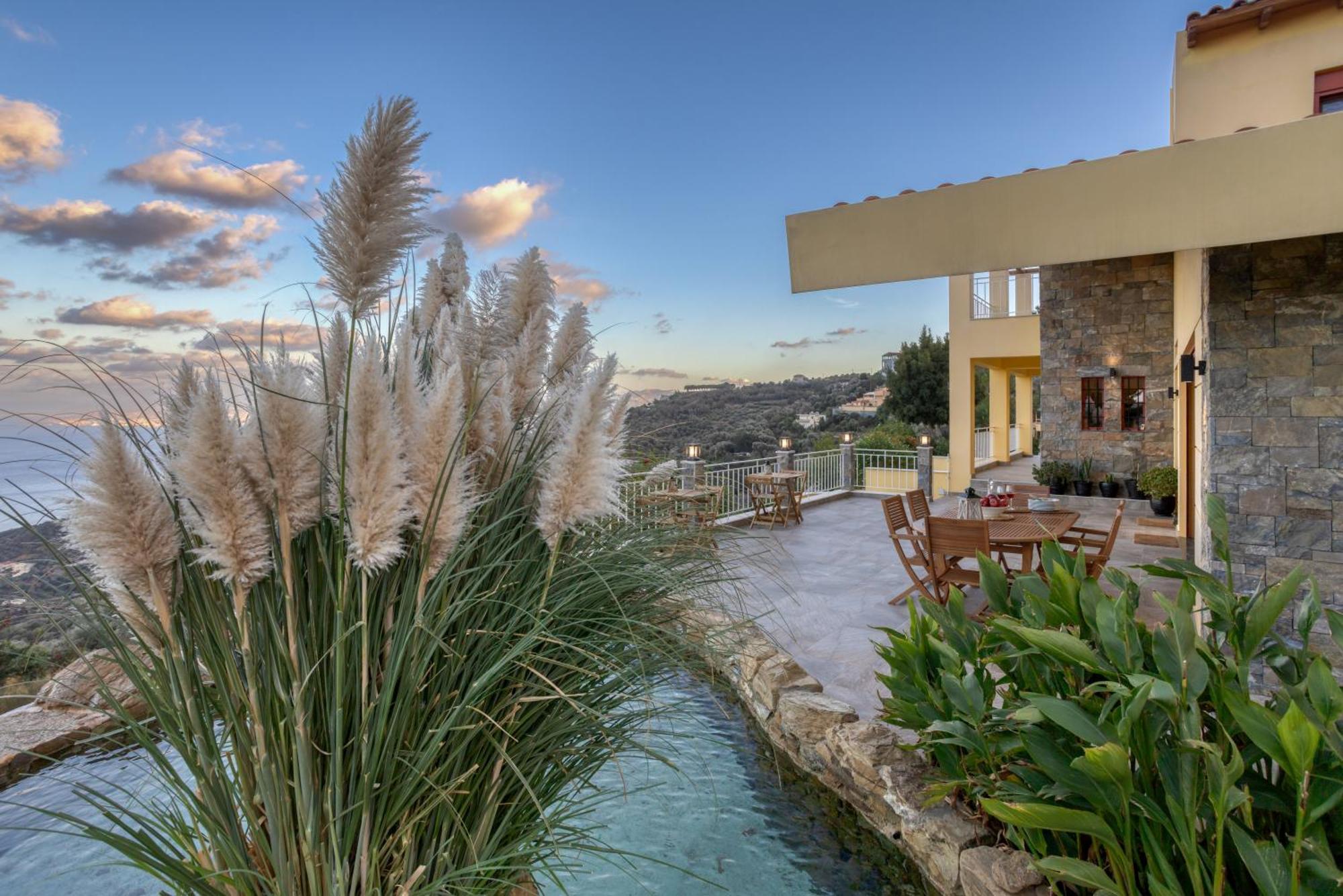 Villa Alexandros Rodhia (Crete)
