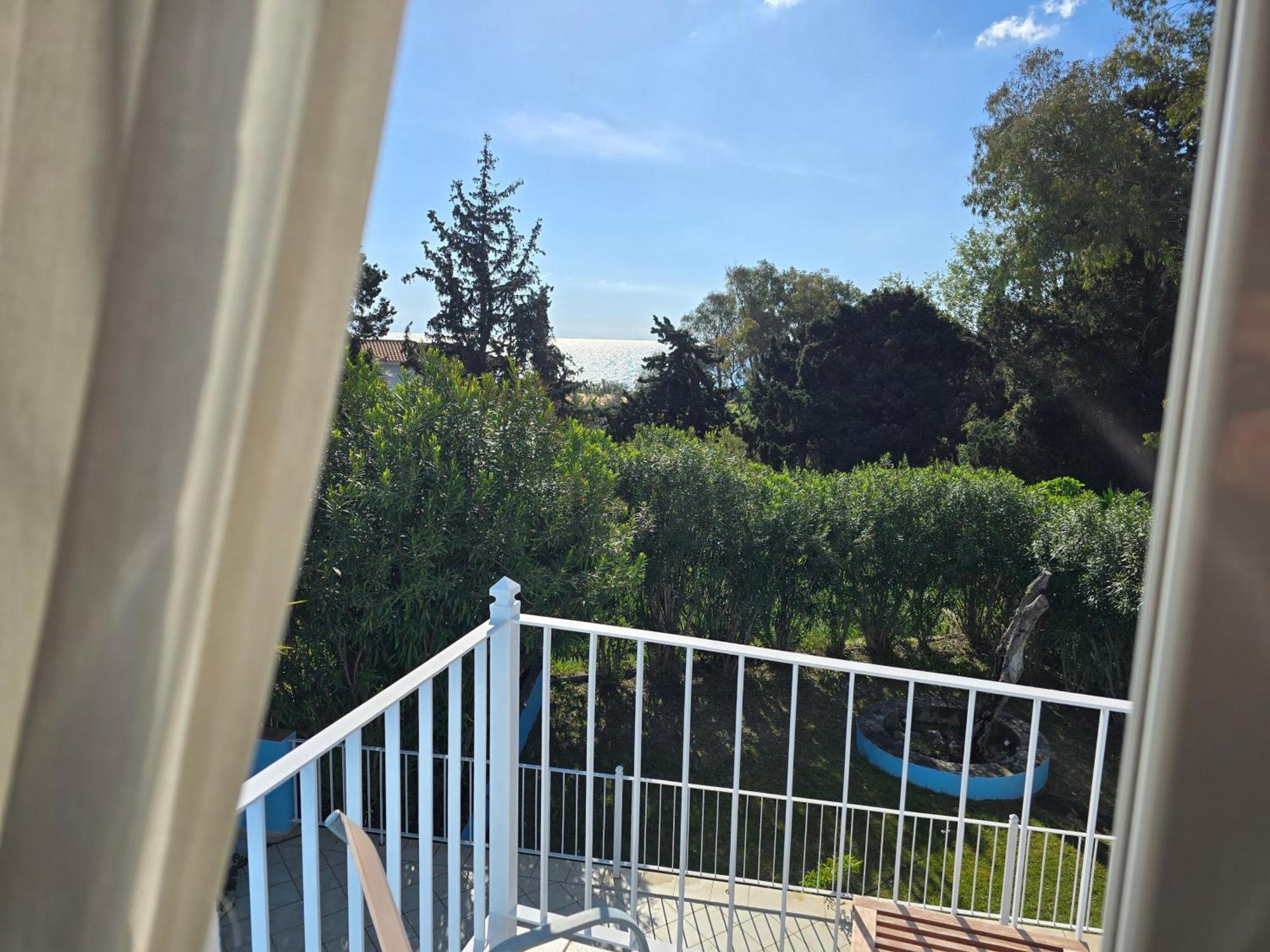 Skala - - Sleeps 7 - Parking - Garden *