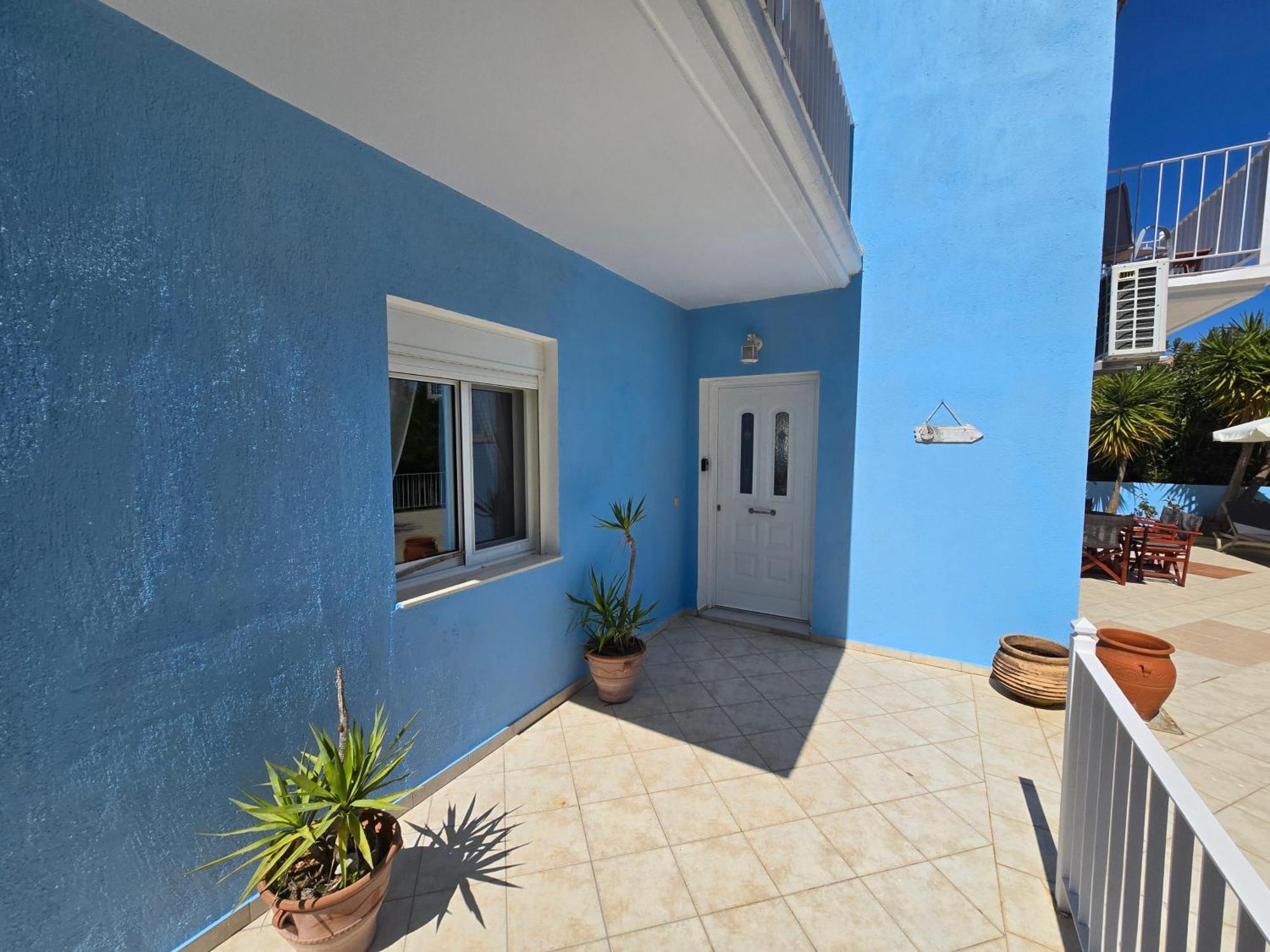 Skala - - Sleeps 7 - Parking - Garden