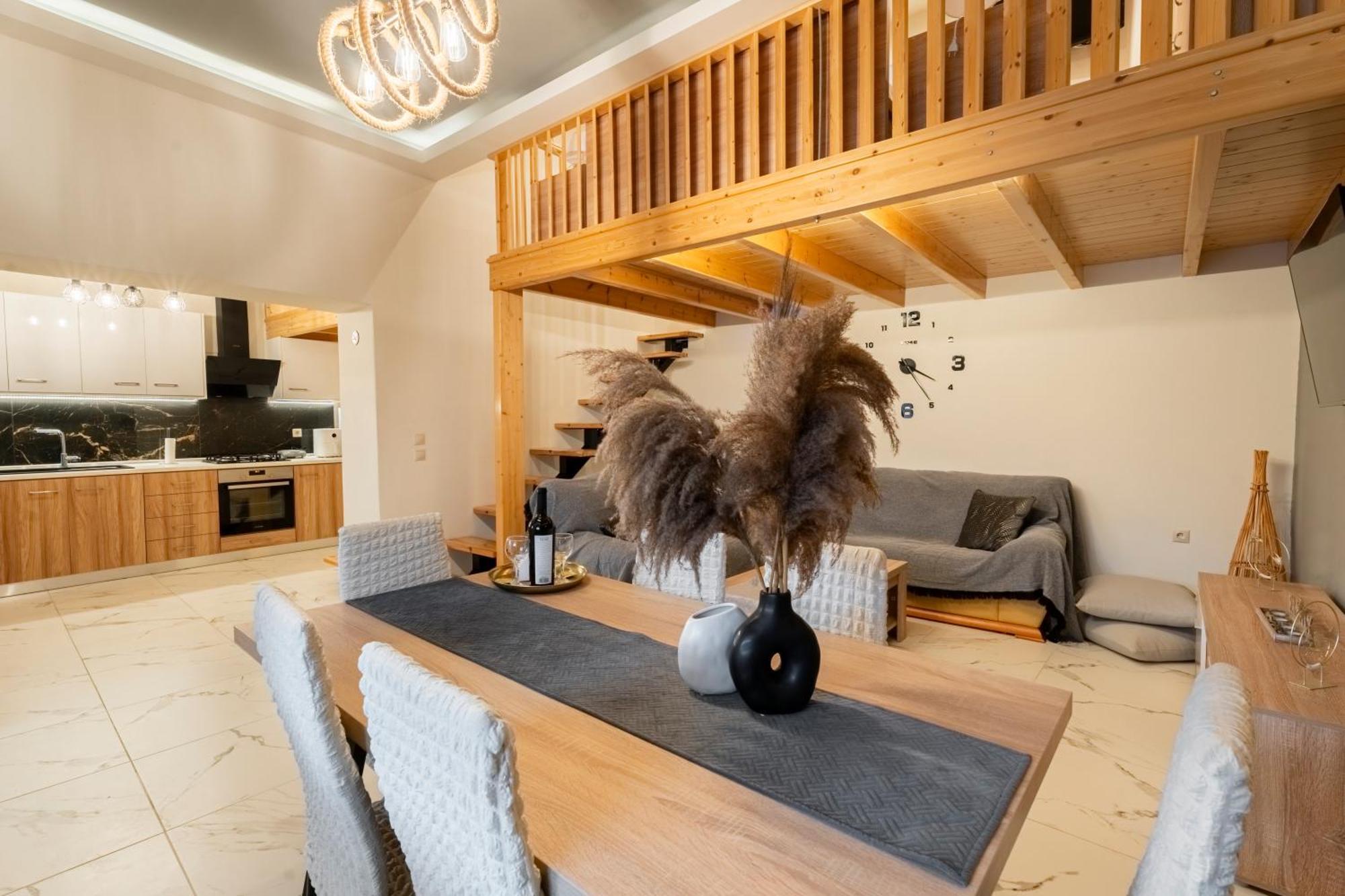 Holiday home Platanos House
