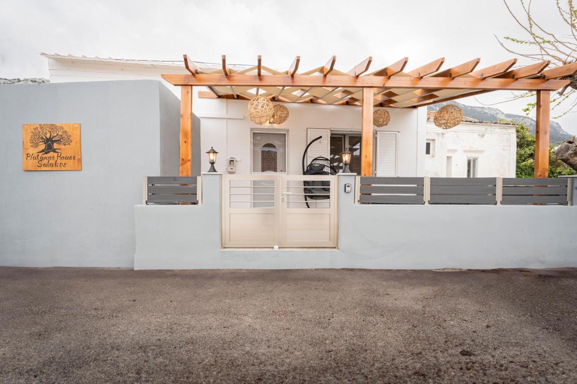 Platanos House Holiday home *