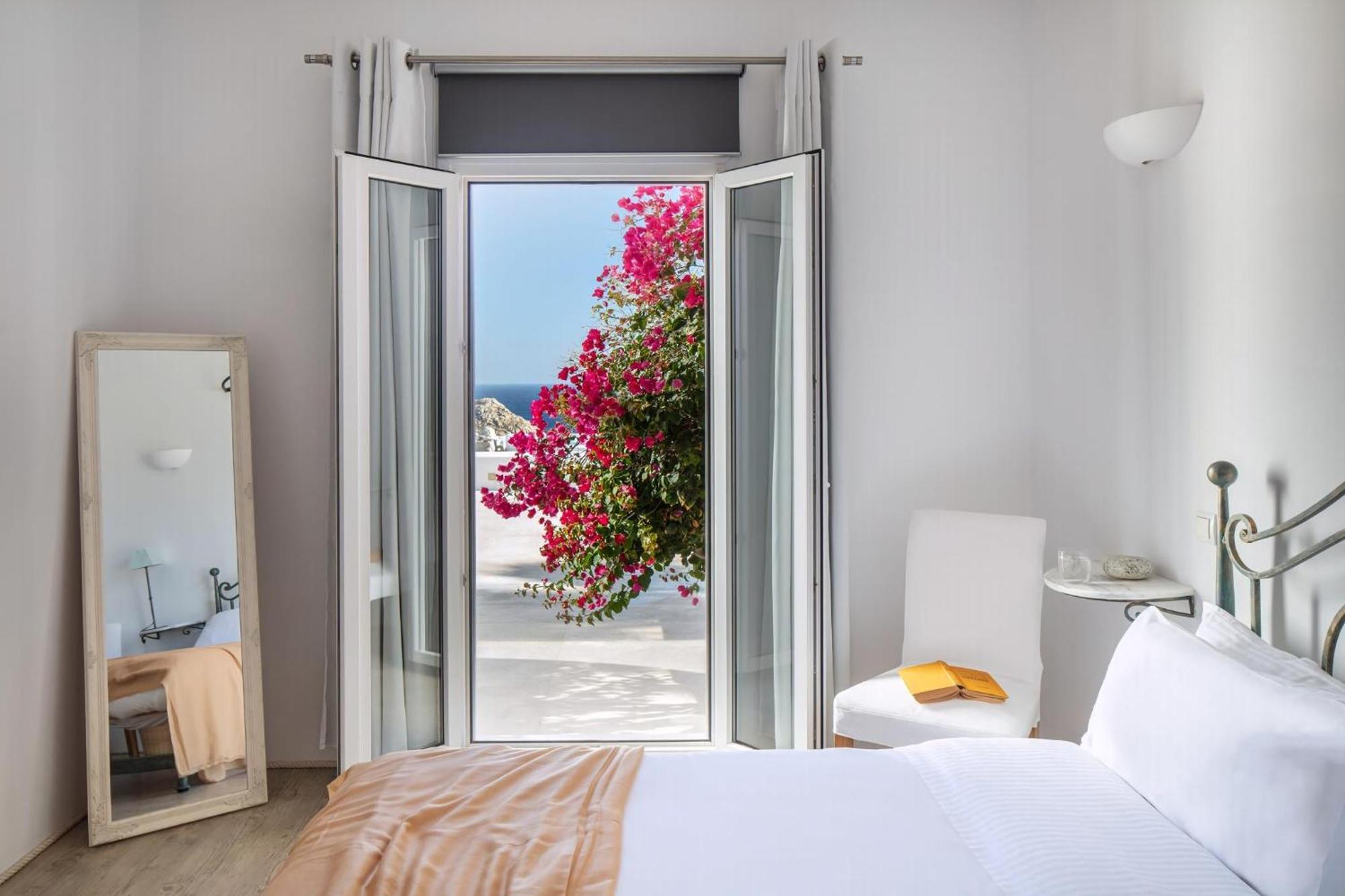 Spectacular 8 Bedrooms Vibhu Private Jacuzzis Infinity Pool * Kalafatis
