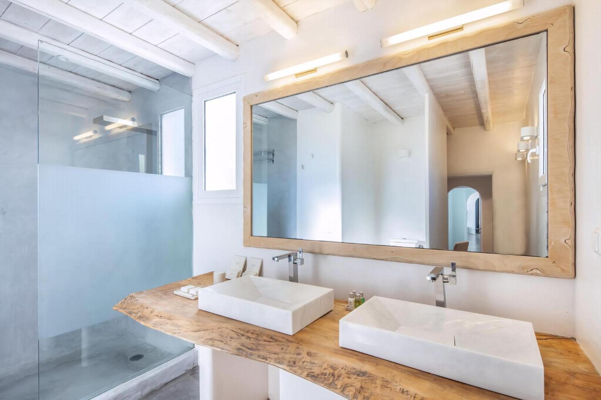 Spectacular 8 Bedrooms Vibhu Private Jacuzzis Infinity Pool *