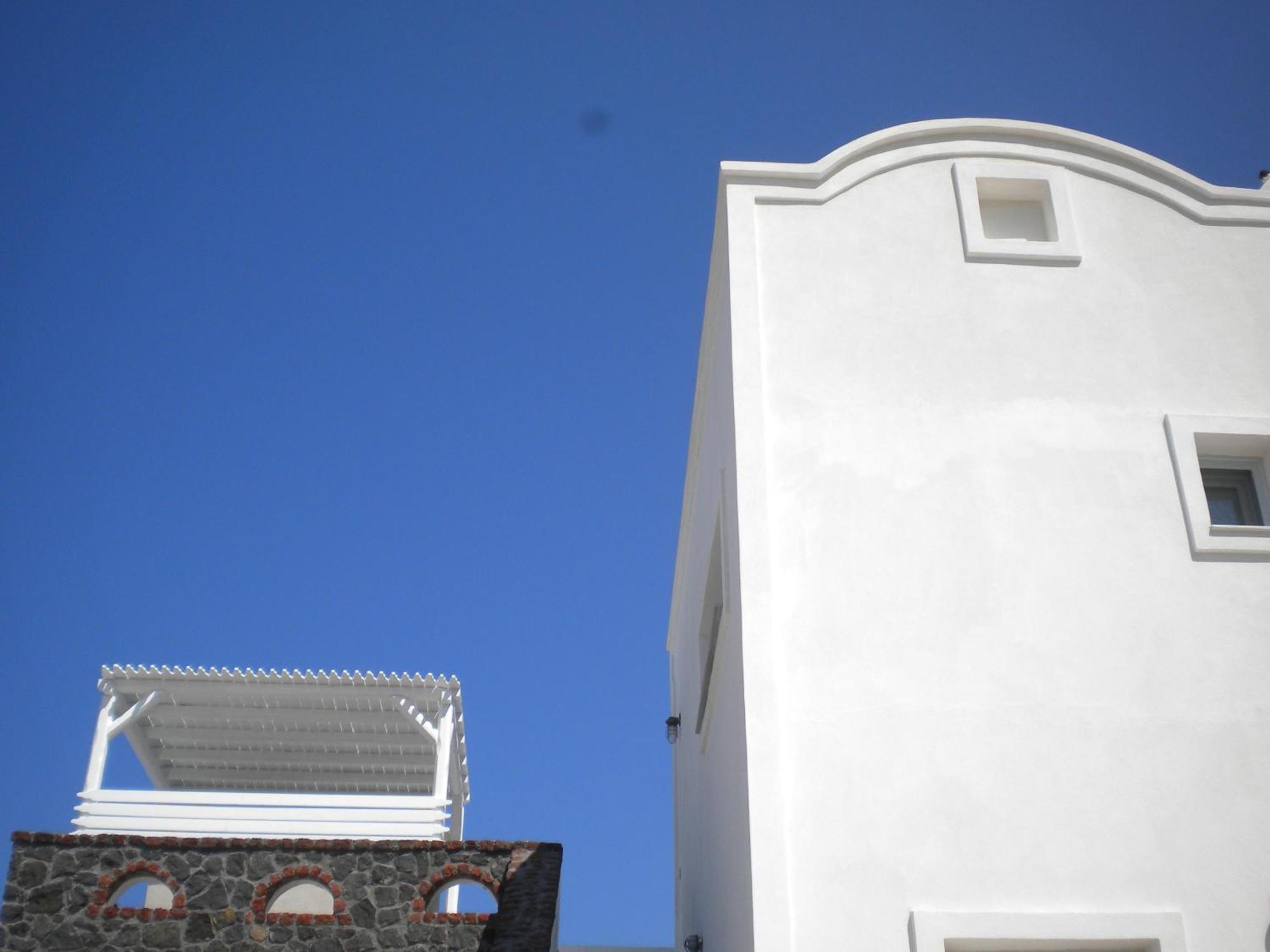 Starlight Luxury Seaside & Villa Imerovigli (Santorini)