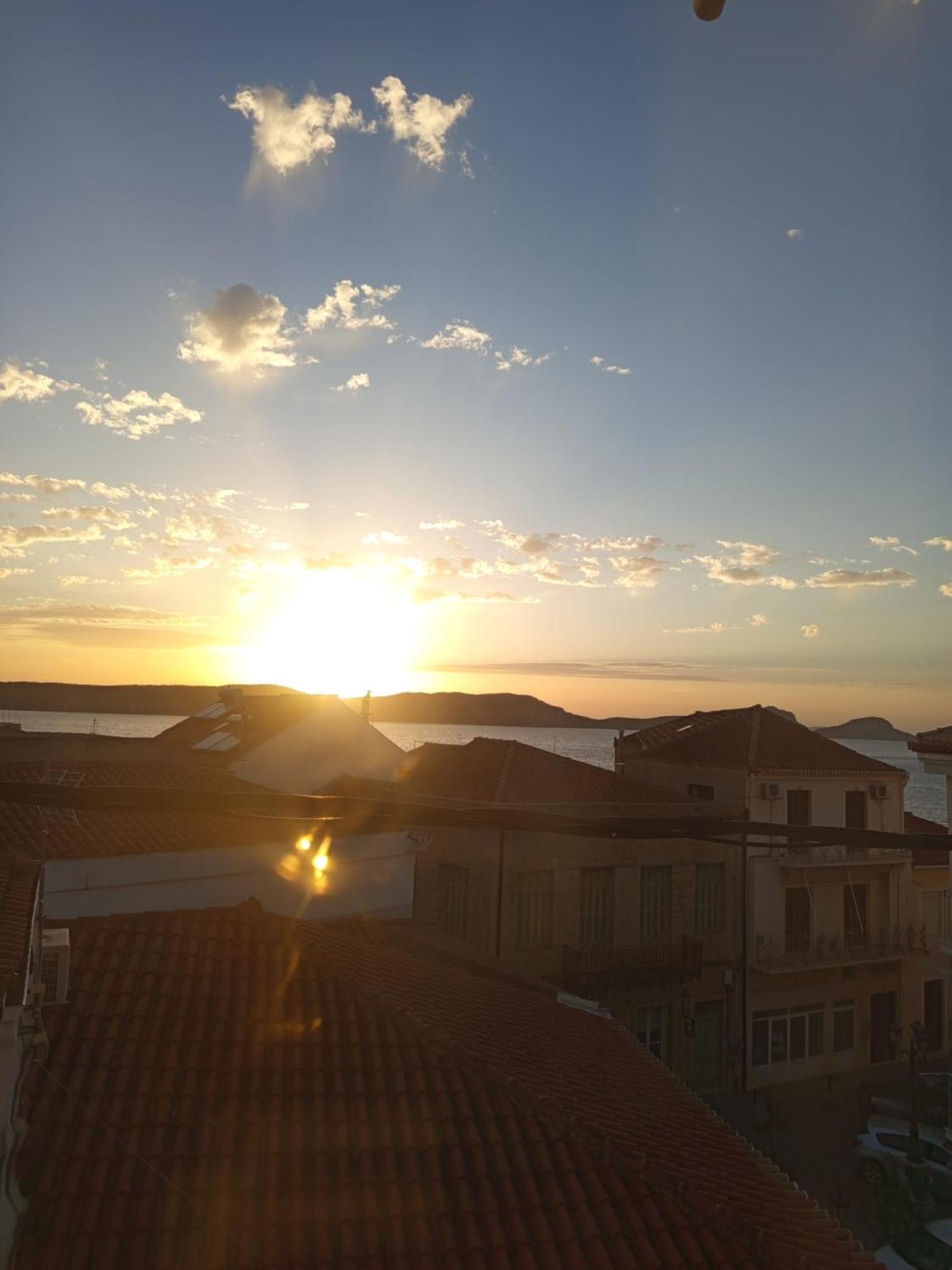 Spλces Pylos