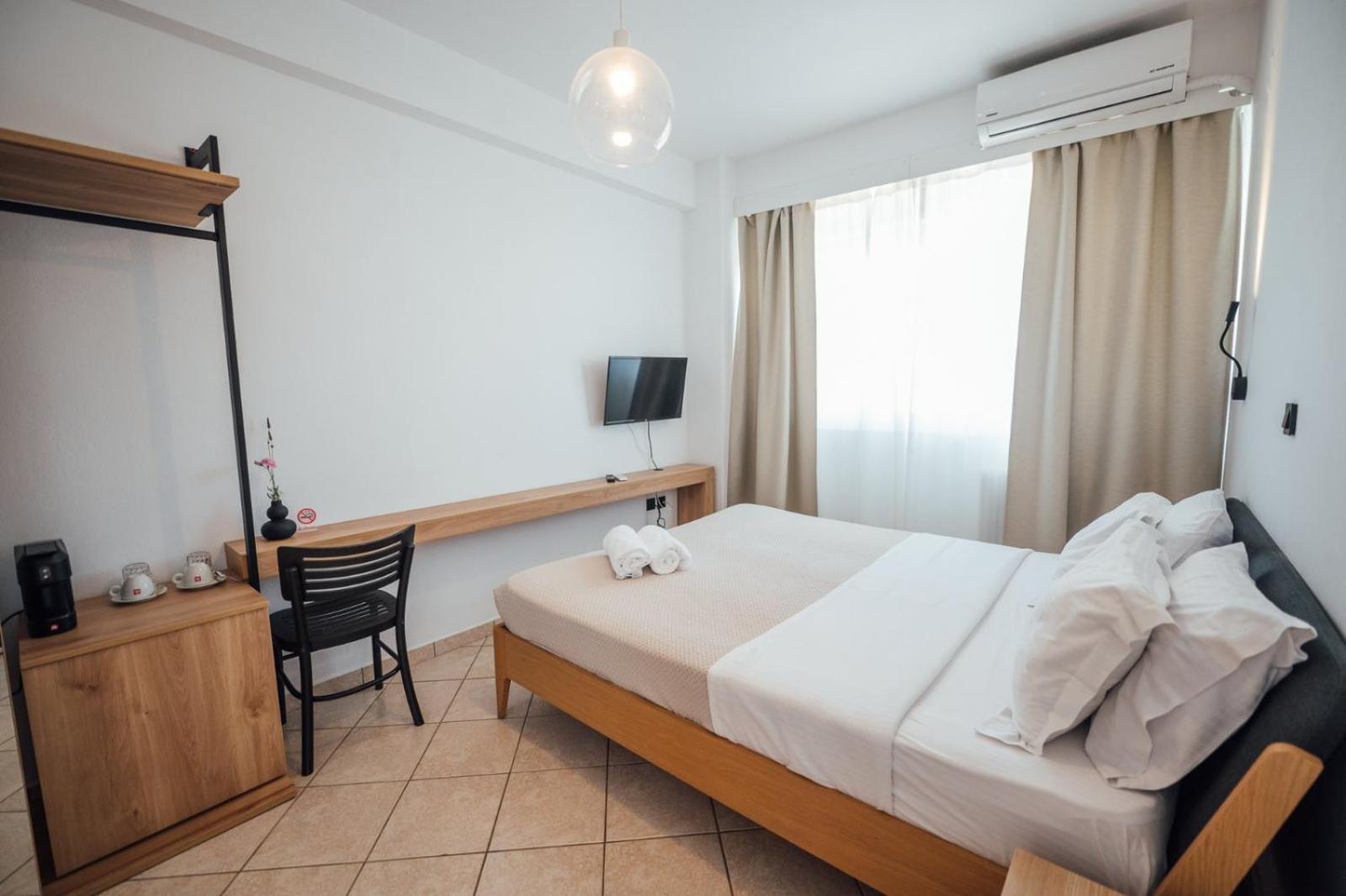 Aparthotel Thirsty Dog Urban Port Igoumenitsa