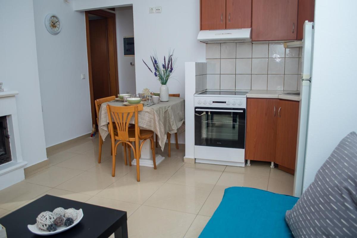 Sun βy τhe Sea 100m From The