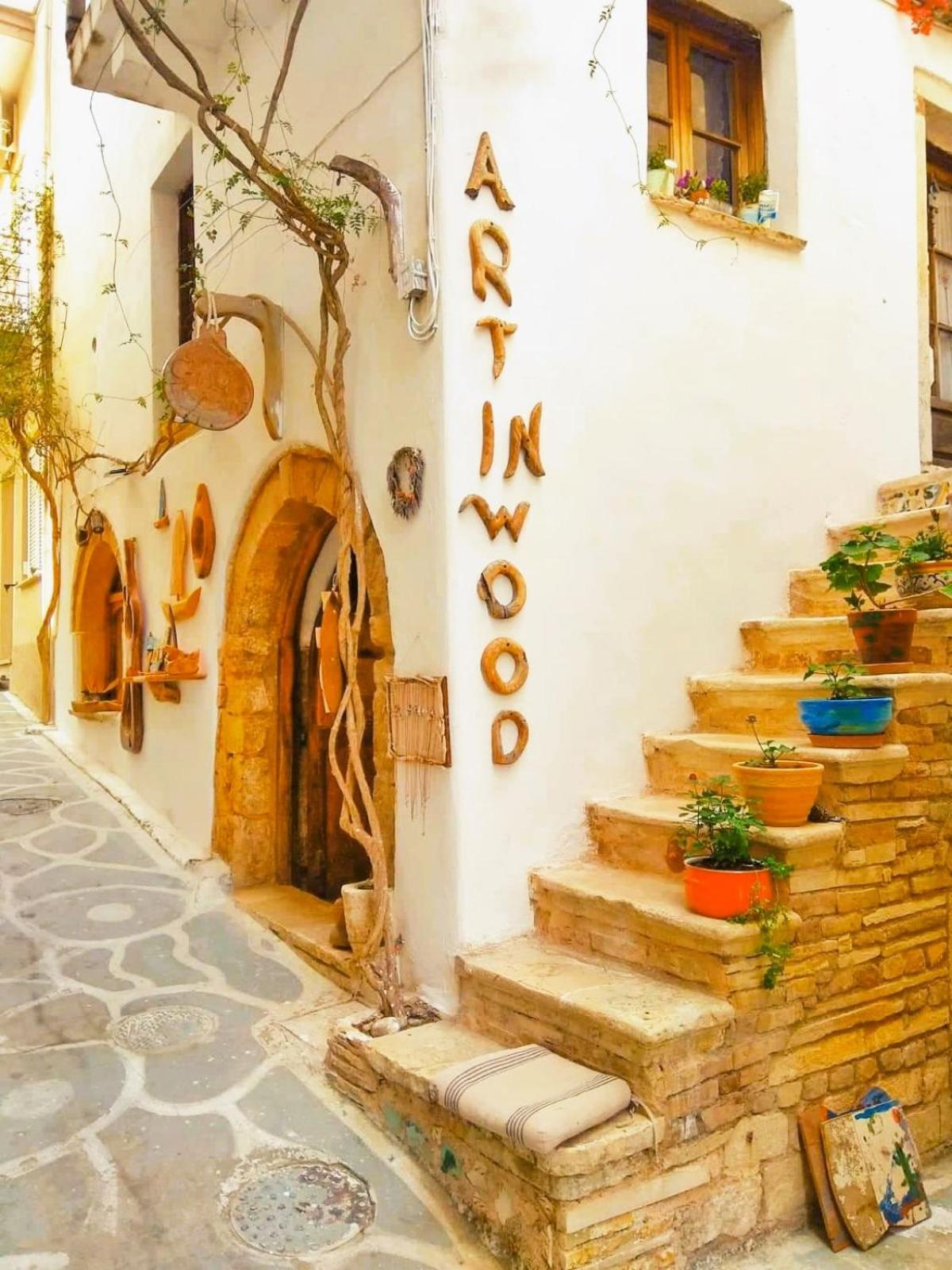 Chaos Woodcraft House Villa