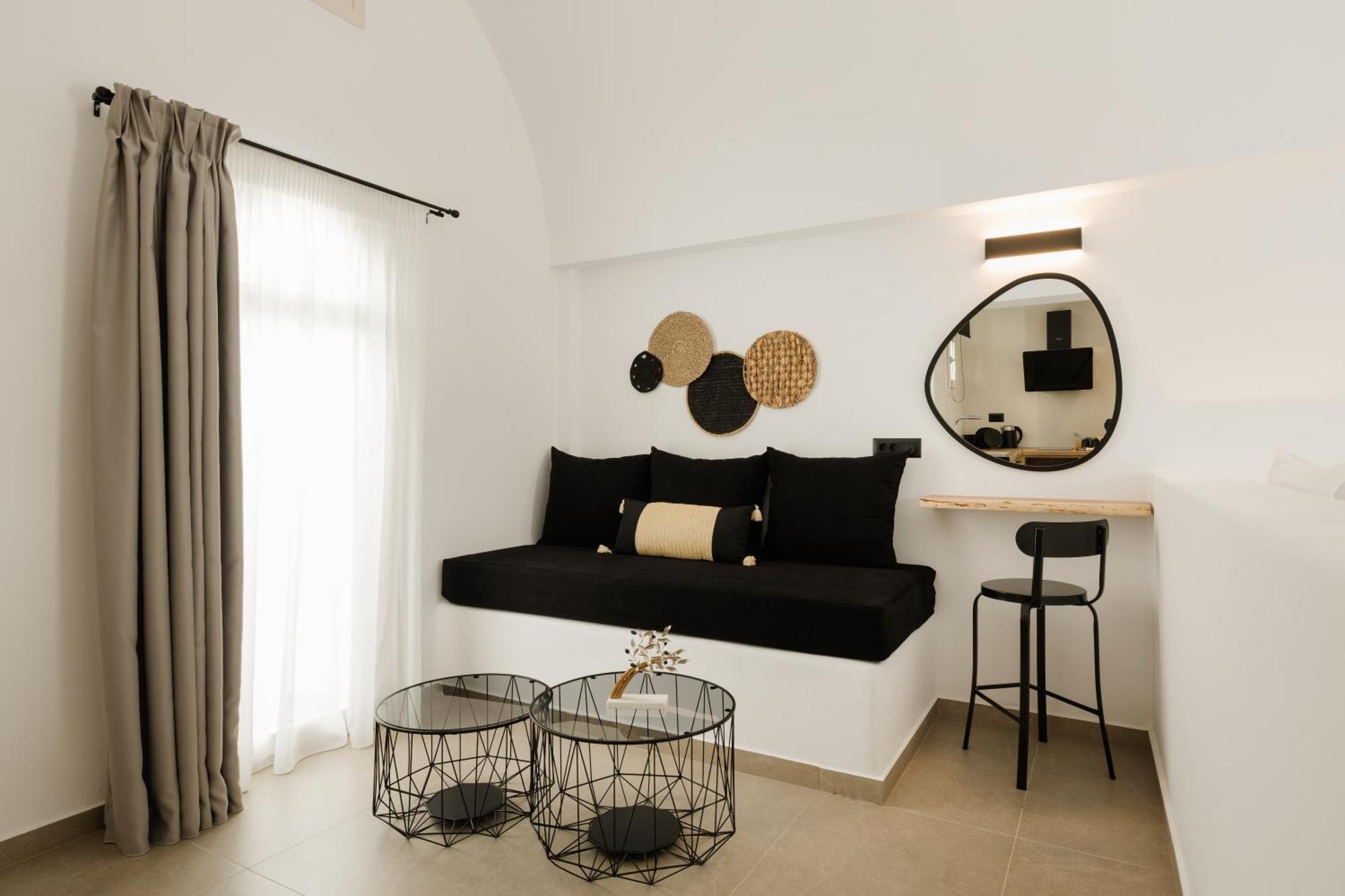 Commercio Santorini Apartment Emporio (Santorini)