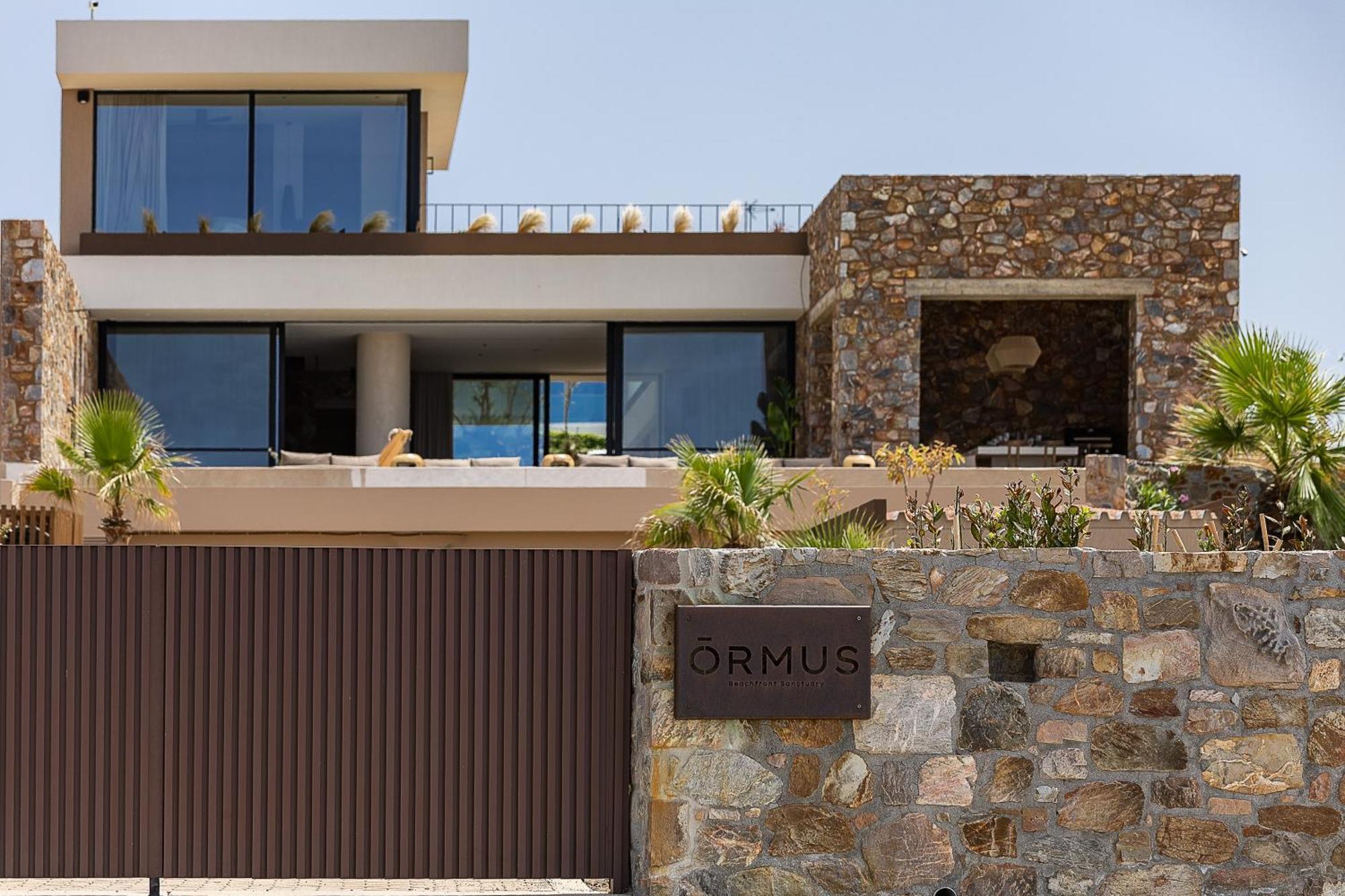 Ormus - Beachfront Sanctuary Blending With Earth, Sun & Sea By Etouri Villa