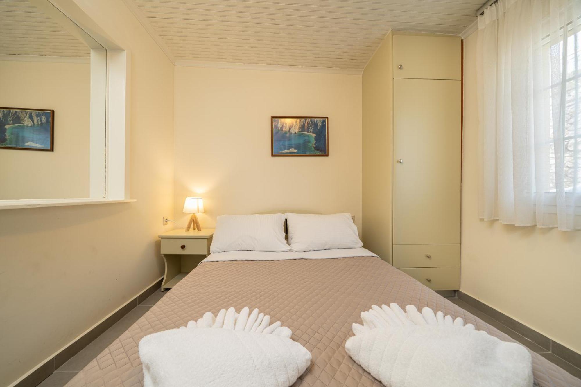 Makis Village-apartments * Agia Efimia