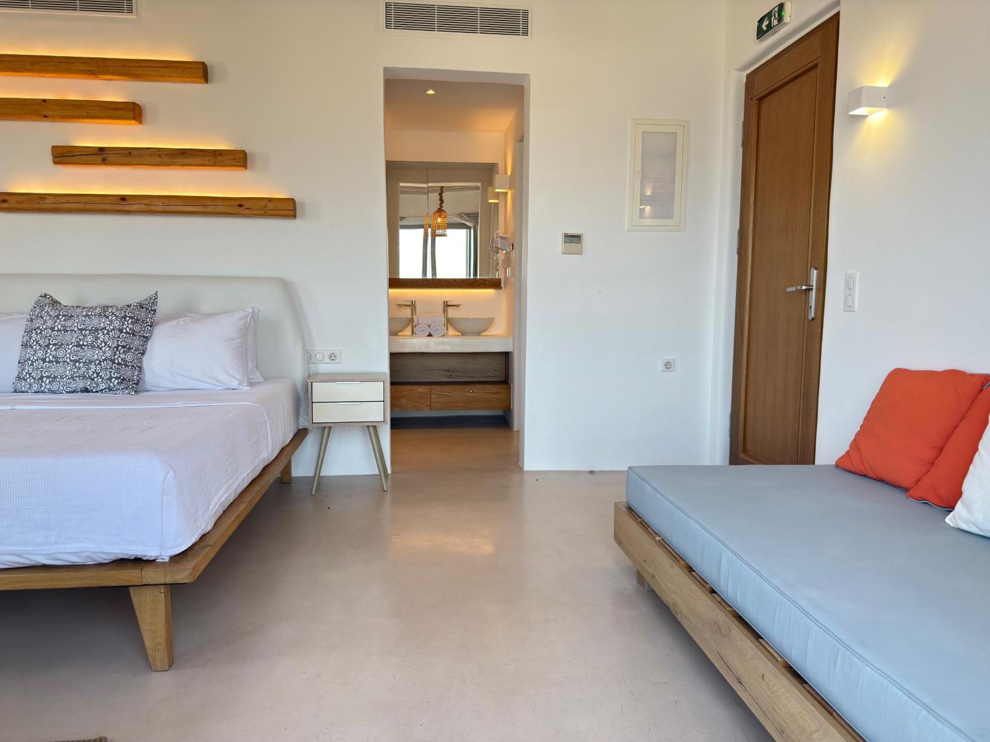 Hotel Myconian Crown Kalafatis